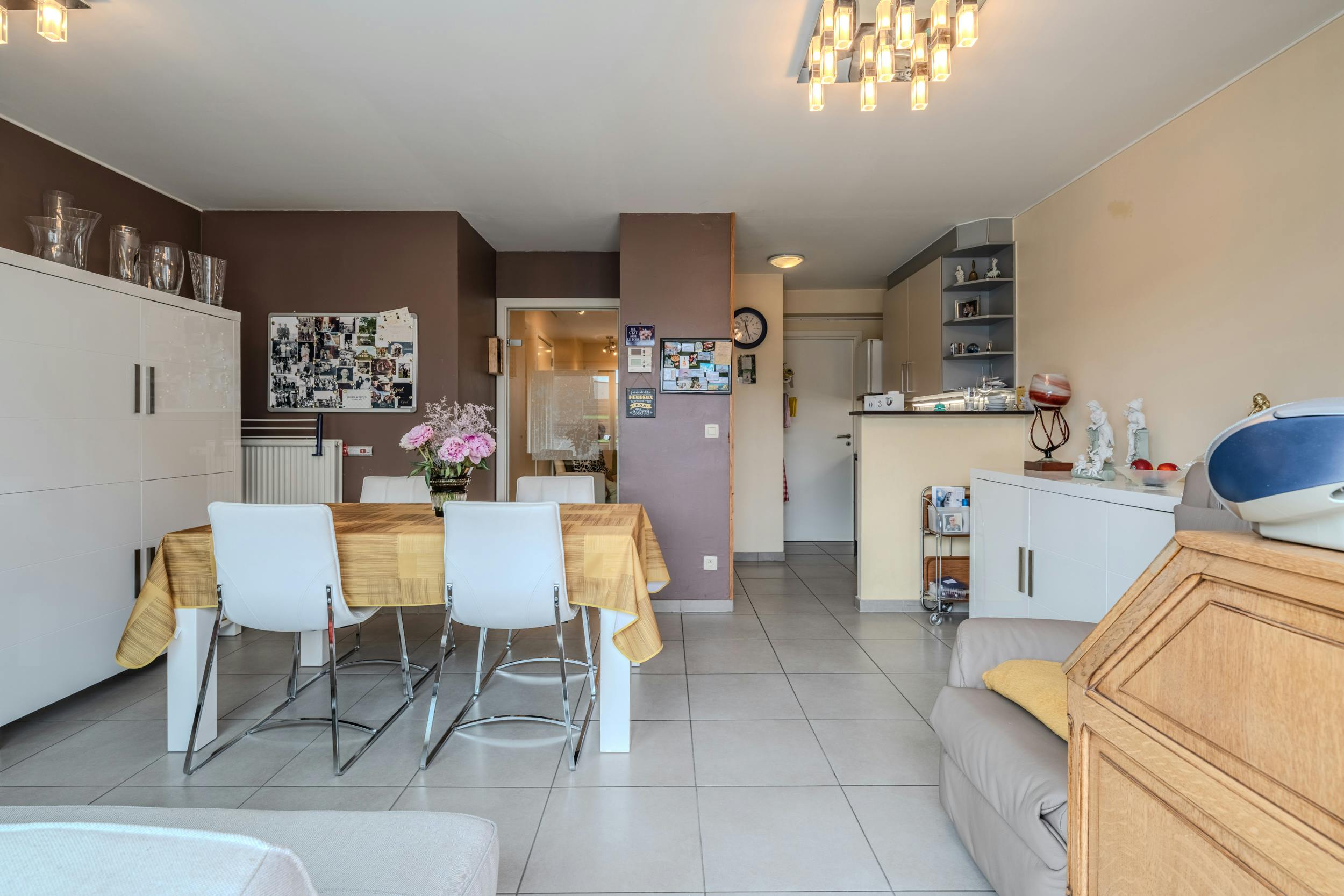 Instapklaar 2-slaapkamerappartement in recente residentie foto 4