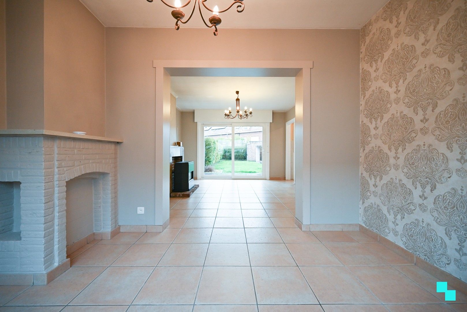 Rustig gelegen ééngezinswoning nabij centrum Izegem met garagebox en uitweg foto 6