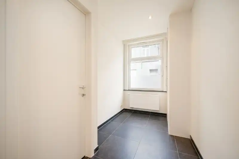 Gerenoveerde rijwoning te centrum Roeselare foto 6