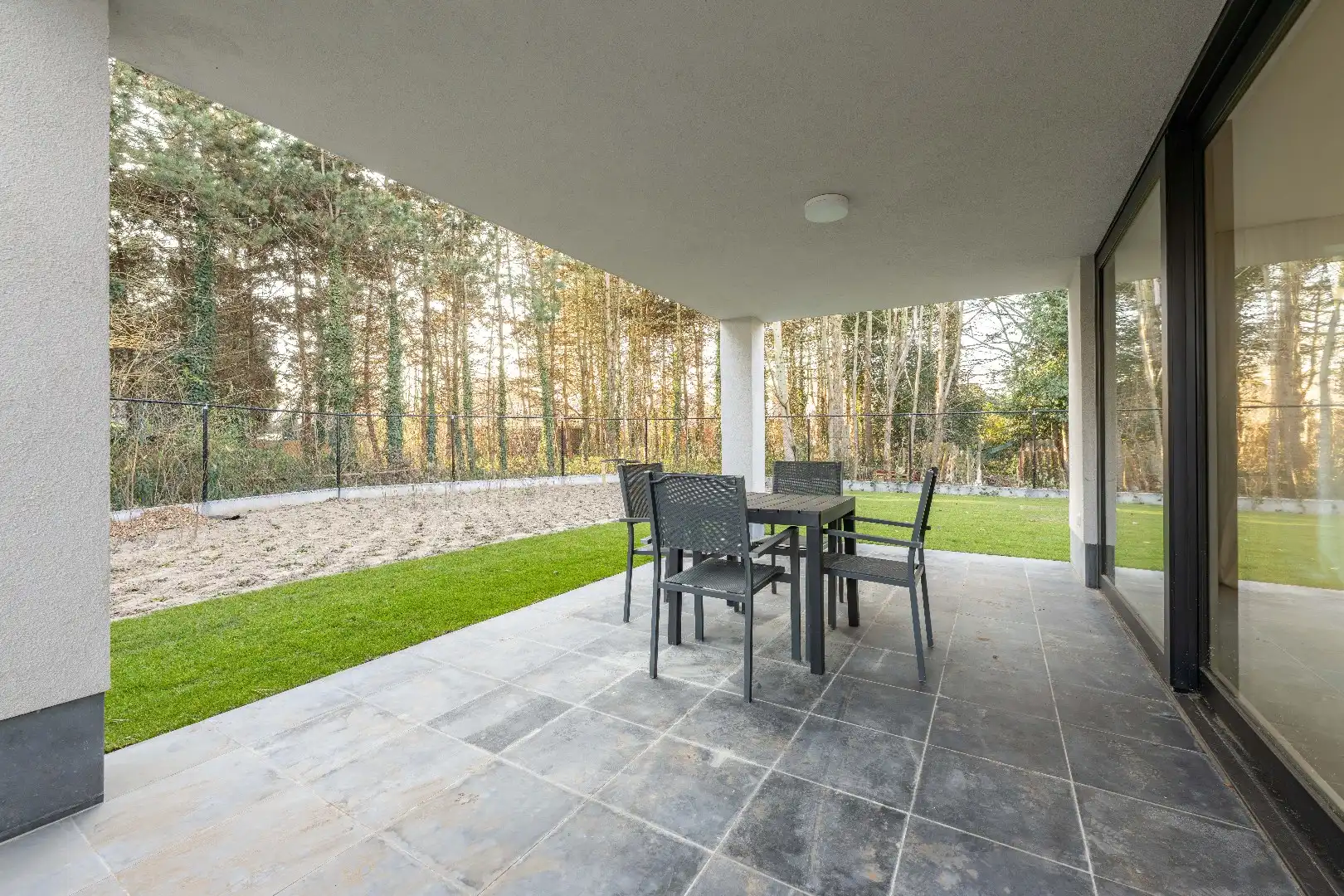  Ruime gelijkvloers appartement met 2slpk en zuidgerichte tuin foto 3