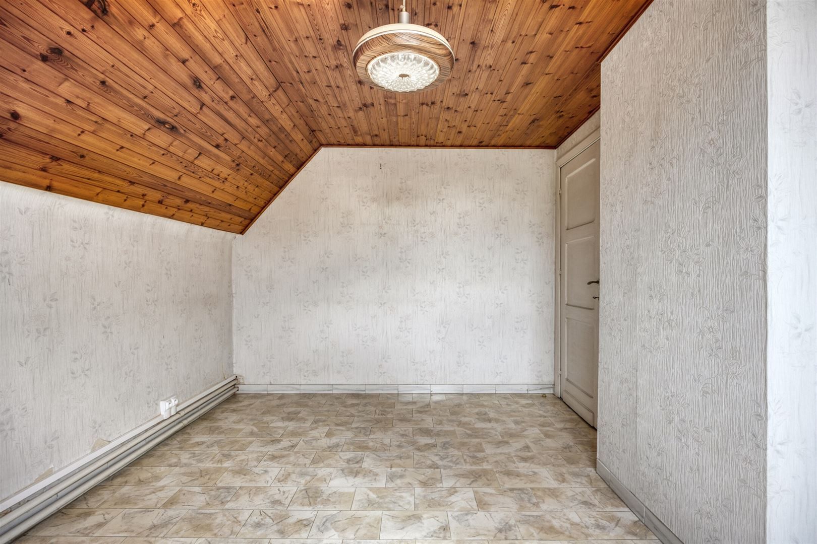 TE KOOP: Woning met 3 slaapkamers op breed perceel! foto 14