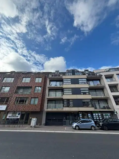 Prachtig Dakappartement met 2 slaapkamers en TERRAS te koop in Roeselare foto 18