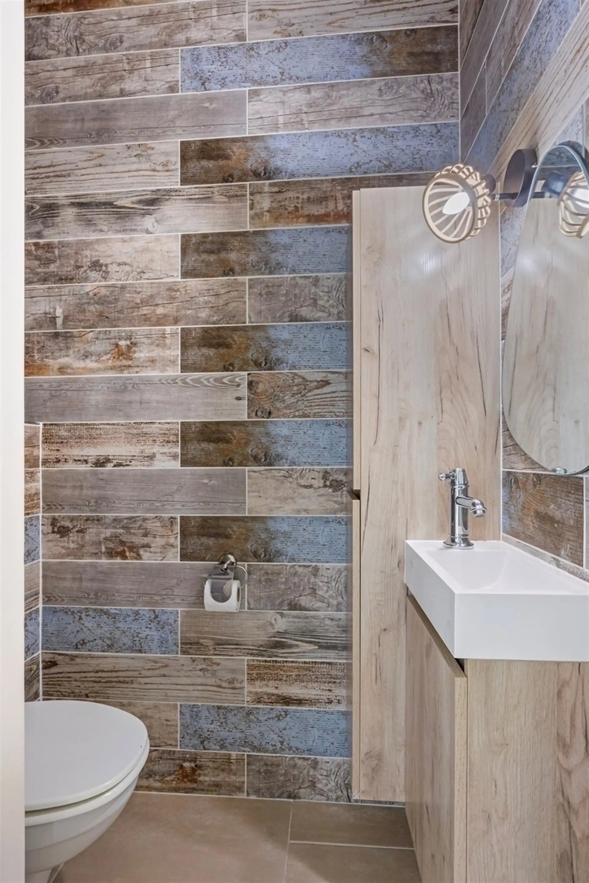 Ruime gerenoveerde villa met 4 slaapkmaers in residentiele wijk foto 5