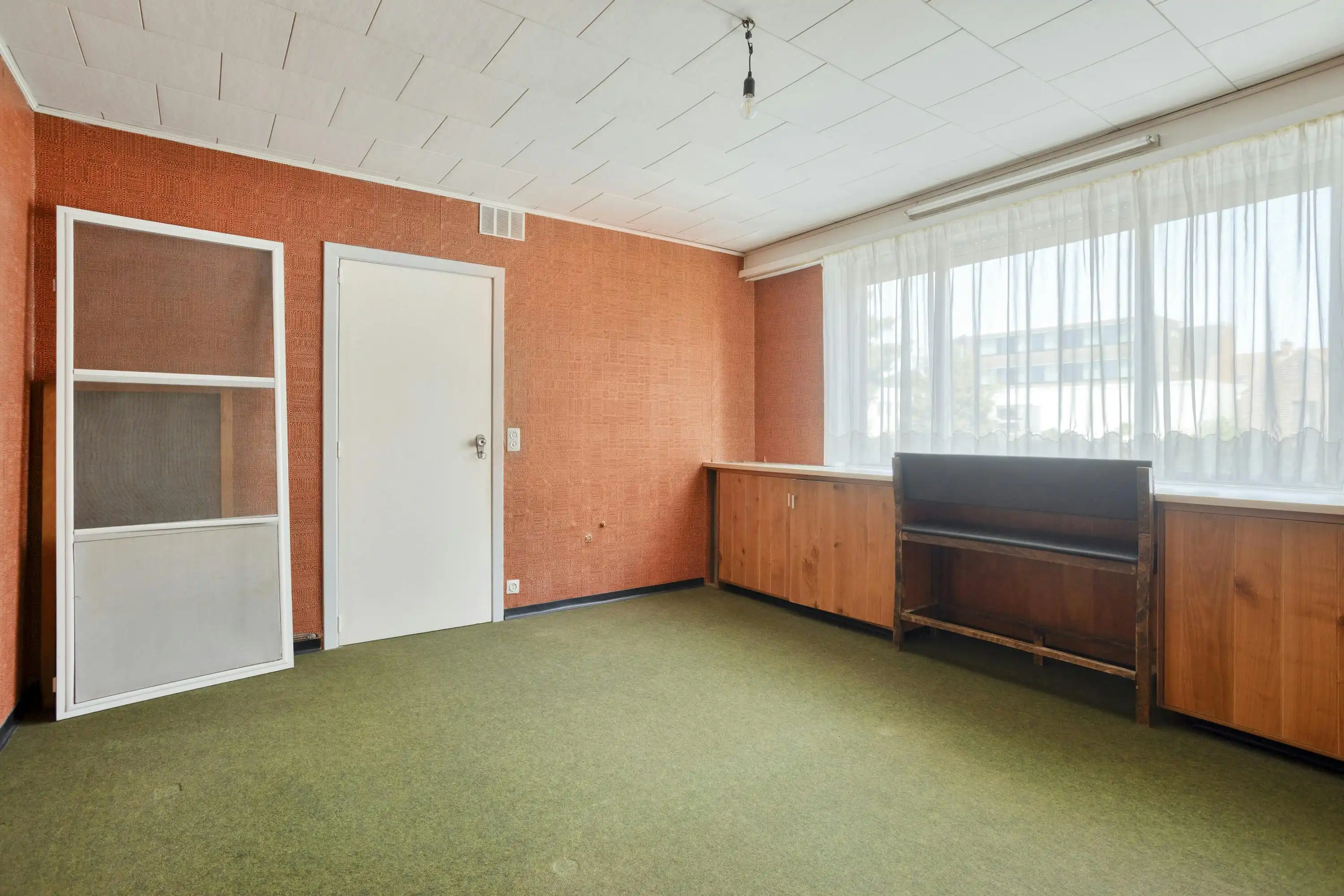 Solide huis met 4 slaapkamers, tuin, garage en kapel te koop foto 14