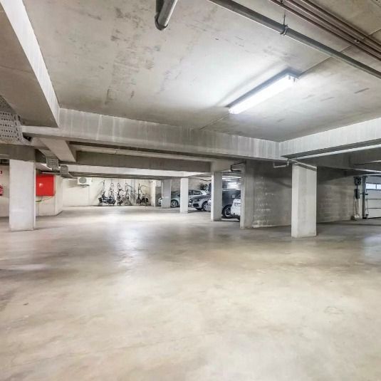 Gelijkvloers casco appartement (+-127m²) op invalsweg Geel centrum met autostaanplaats en terras foto 13