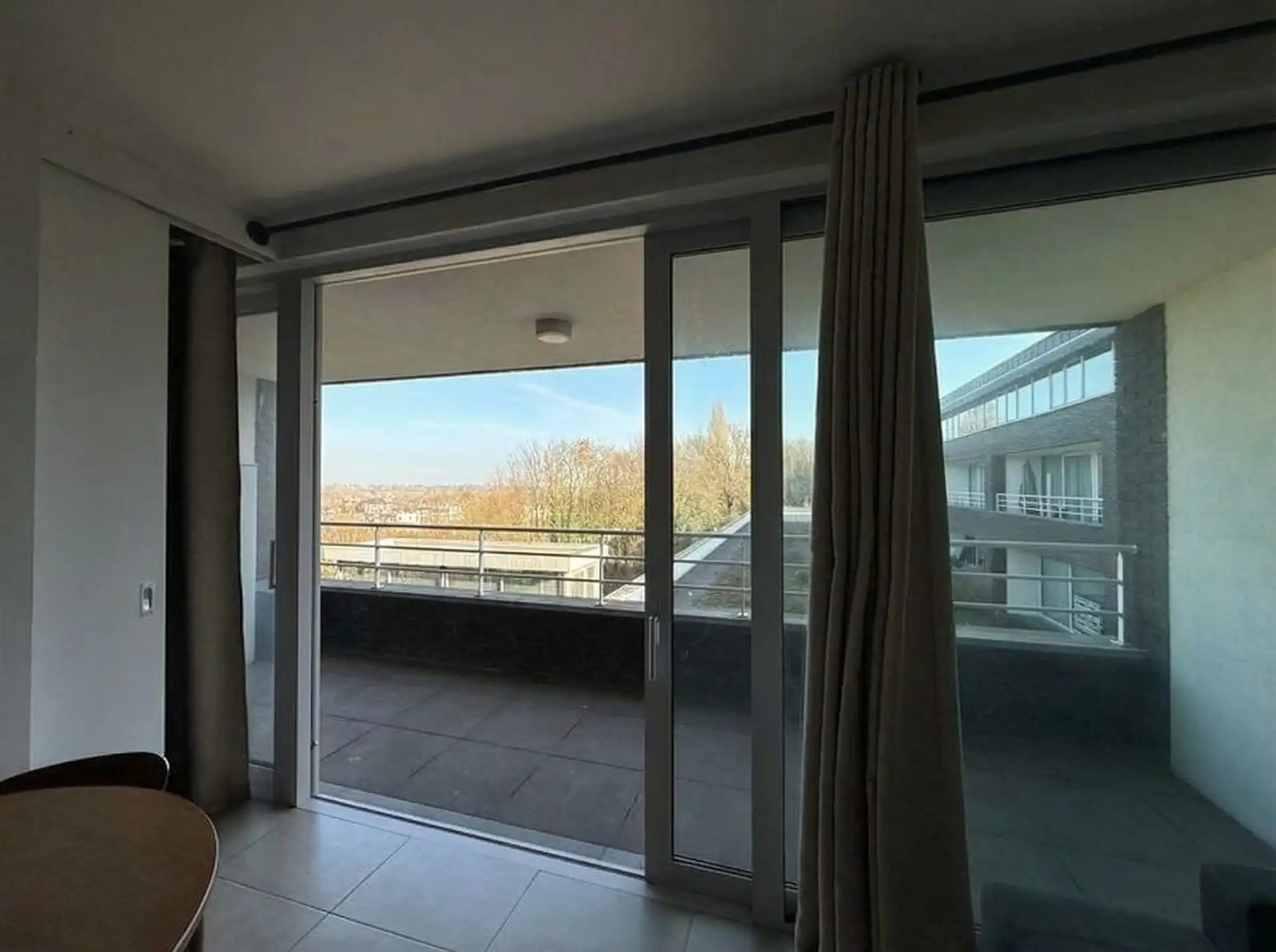 appartement met staanplaats  foto {{pictureIndex}}