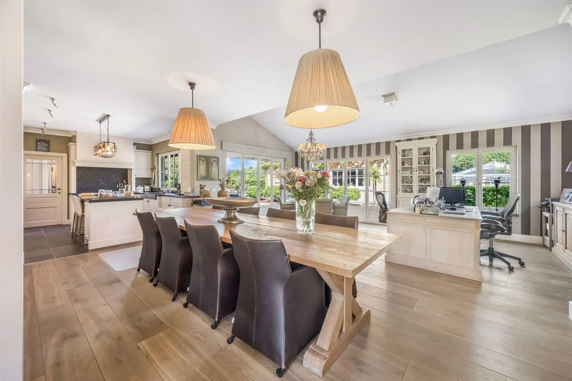 UNIEK EIGENDOM TE PAAL OP PERCEEL VAN MAAR LIEFST 1,2 HECTARE foto 27