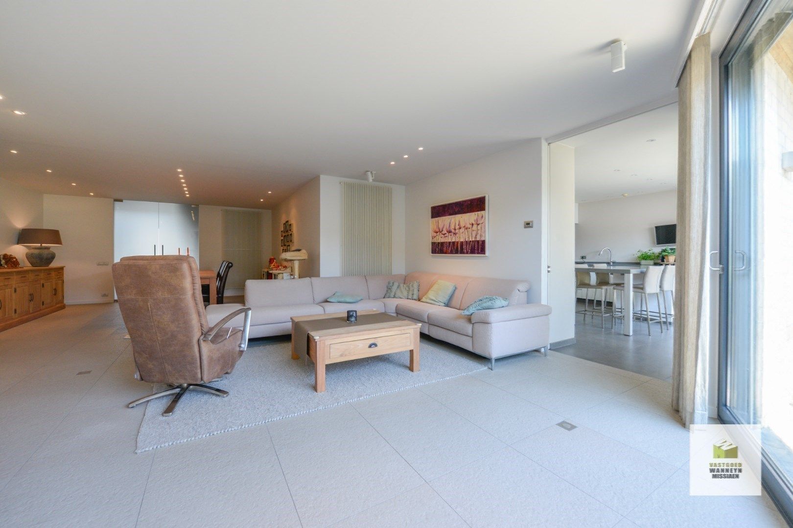 Unieke investeringskans te centrum Zwevezele: woningen met praktijkruimtes en appartement foto 8
