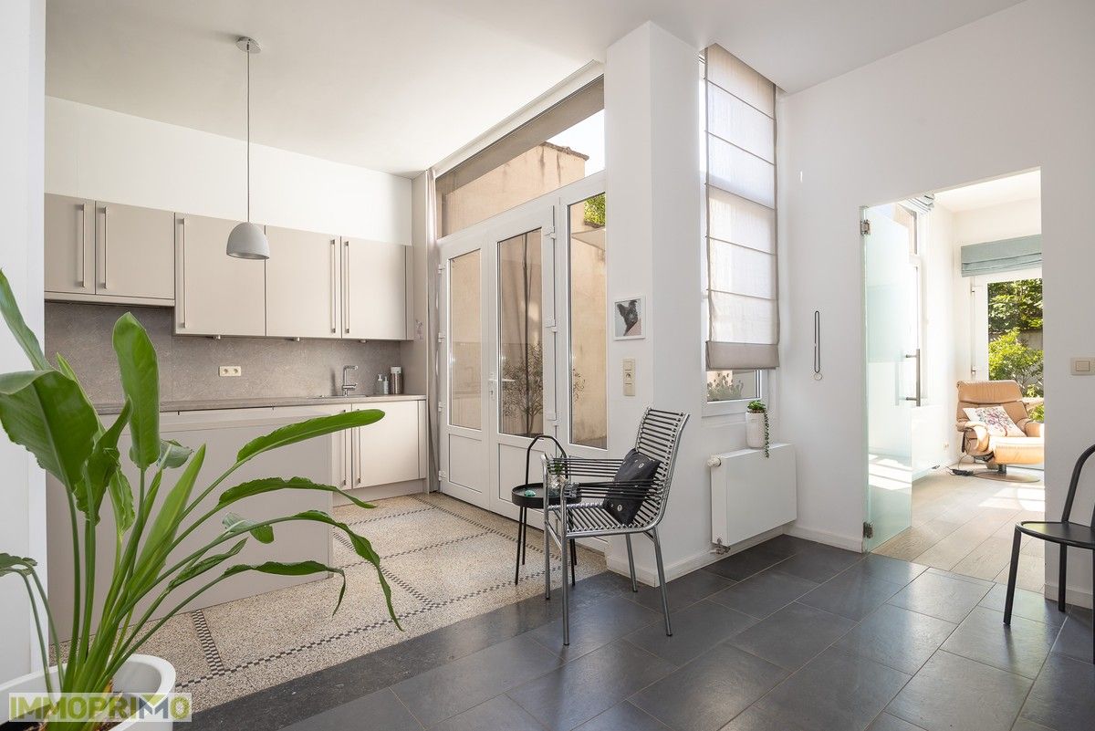 Ruim en stijlvol 1-slaapkamerappartement met zuidtuin en terras foto 10