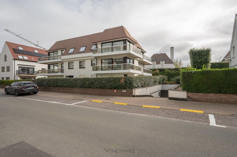 Charmant appartement met terras nabij het casino van Knokke en zeedijk foto {{pictureIndex}}