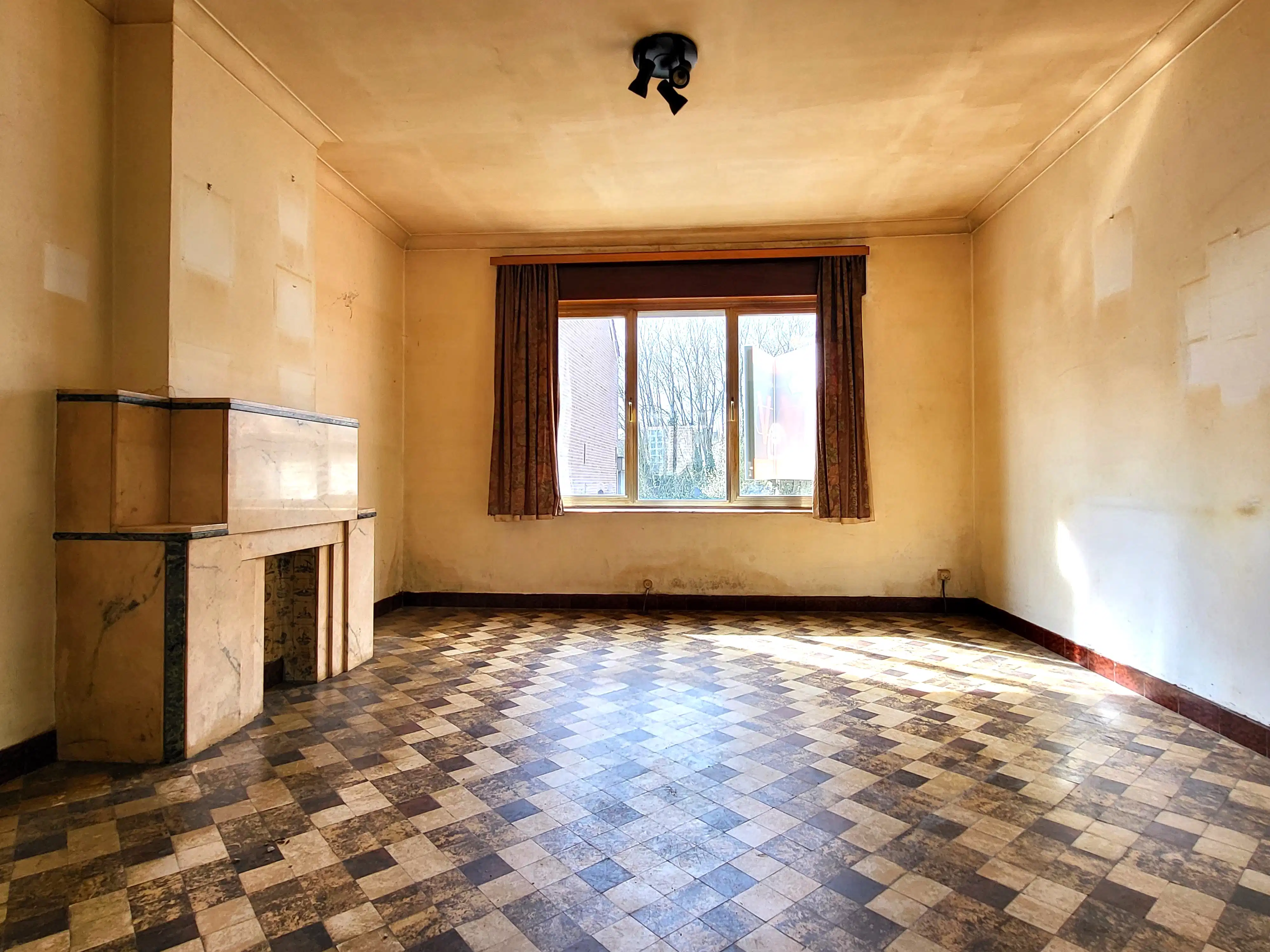 Te renoveren woning met veel charme en ruime tuin op 671 m².  foto 15