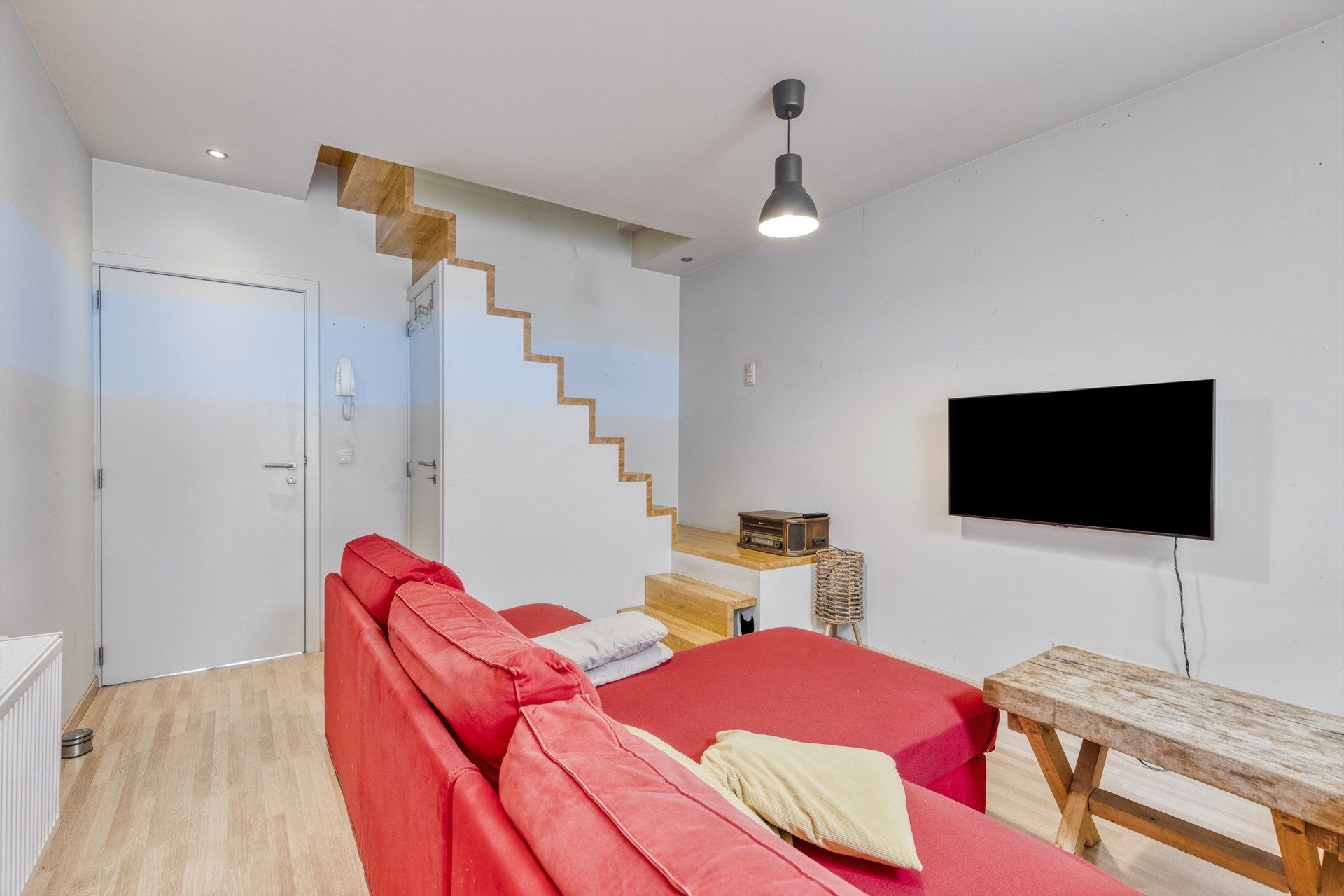Charmante, energiezuinige woning in hartje Wetteren! foto 3