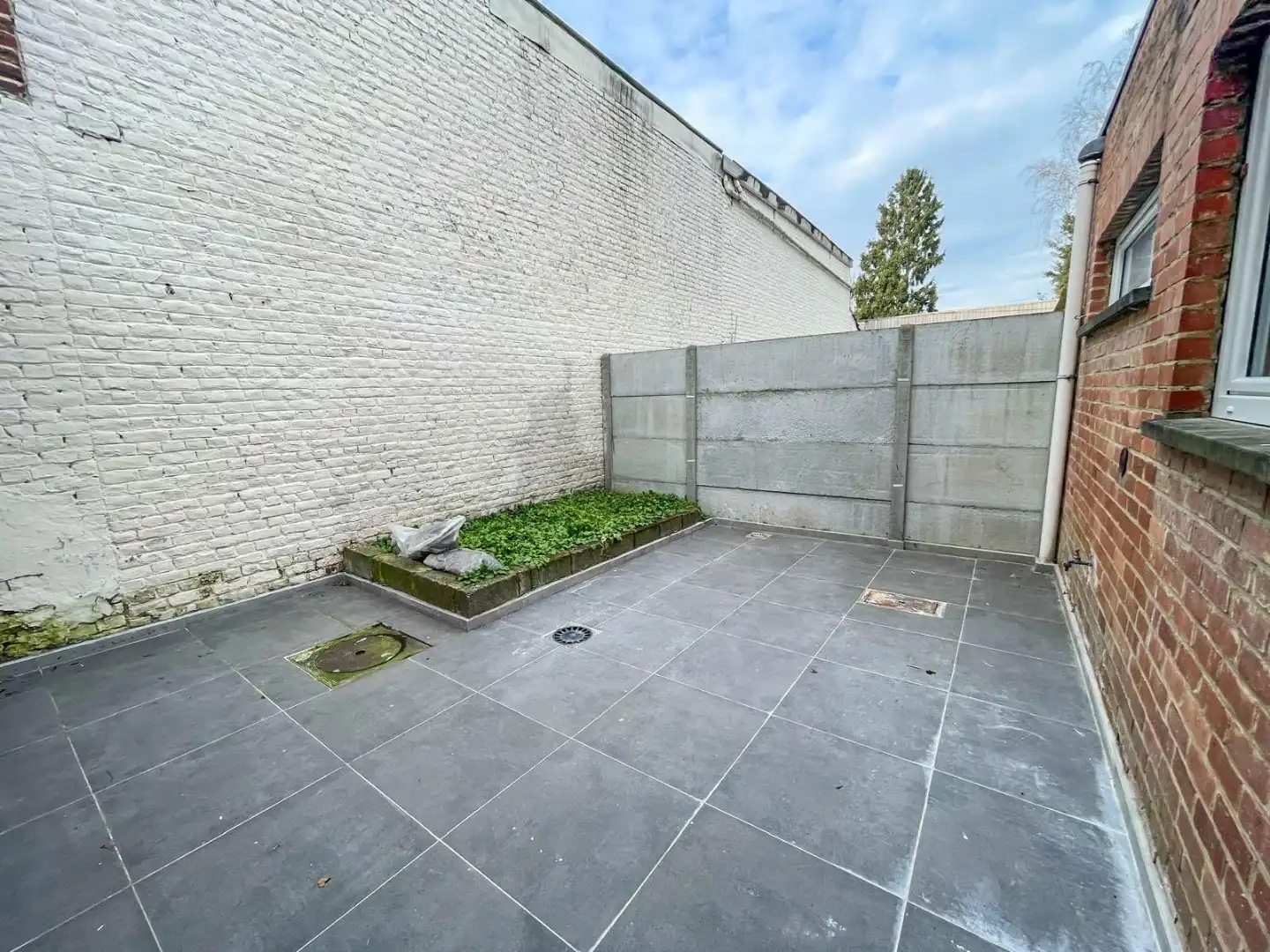 ZEER RUIME, VOLLEDIG GERENOVEERDE WONING ! foto 16