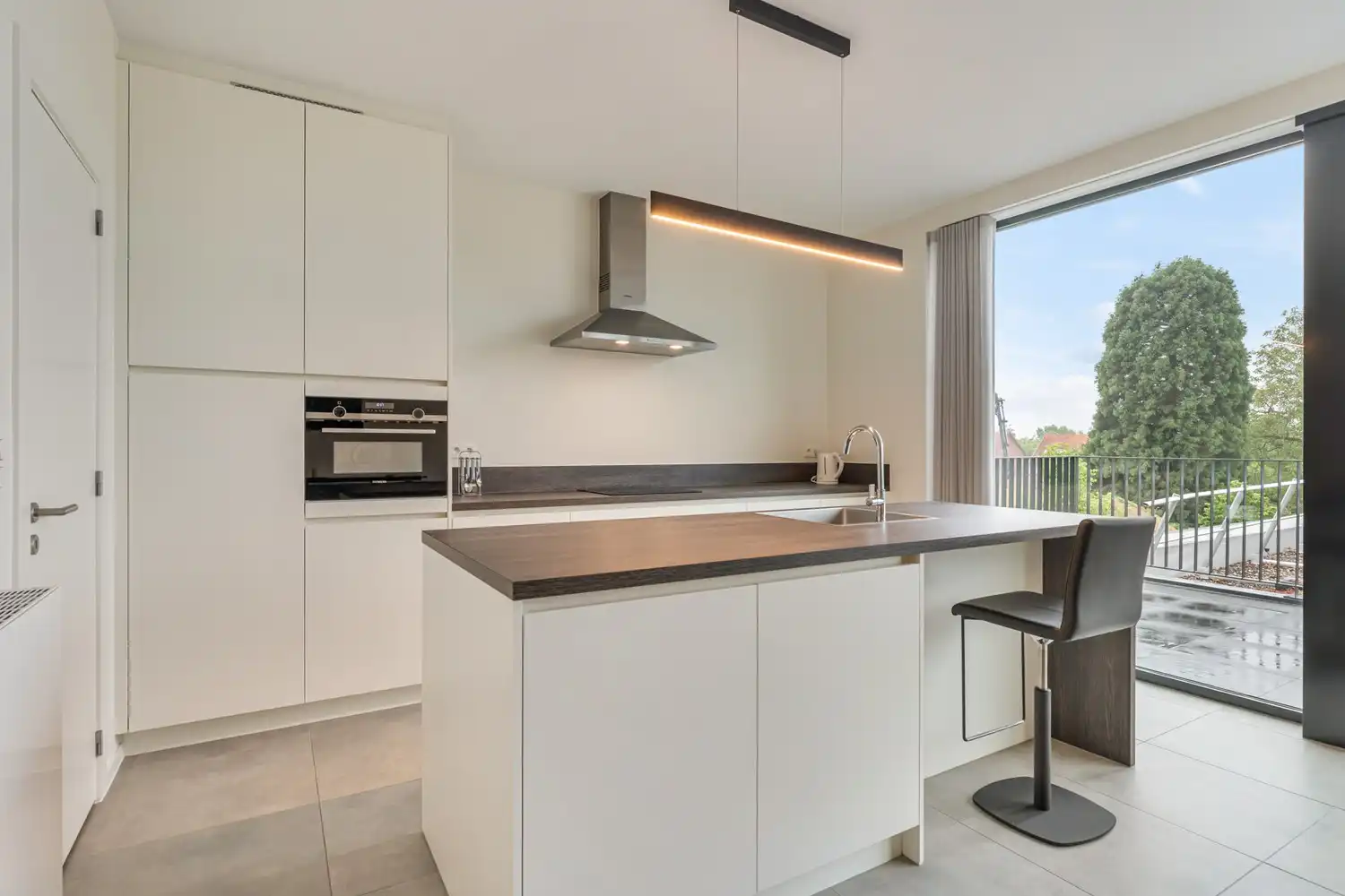 Recent en energiezuinig(A-label) appartement met 2 slaapkamers, 2 autostaanplaatsen, een ruim terras en een private berging te Korbeek-Lo! foto 11