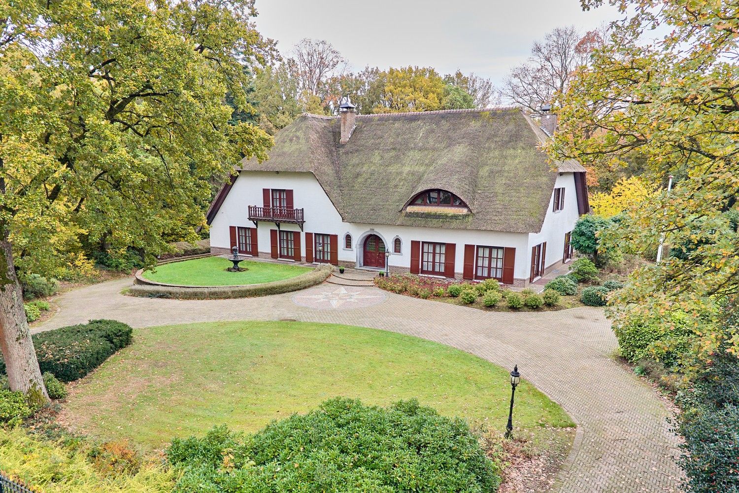 Hoofdfoto van de publicatie: Exclusieve villa op toplocatie – een oase van rust en comfort nabij Maasmechelen en Genk