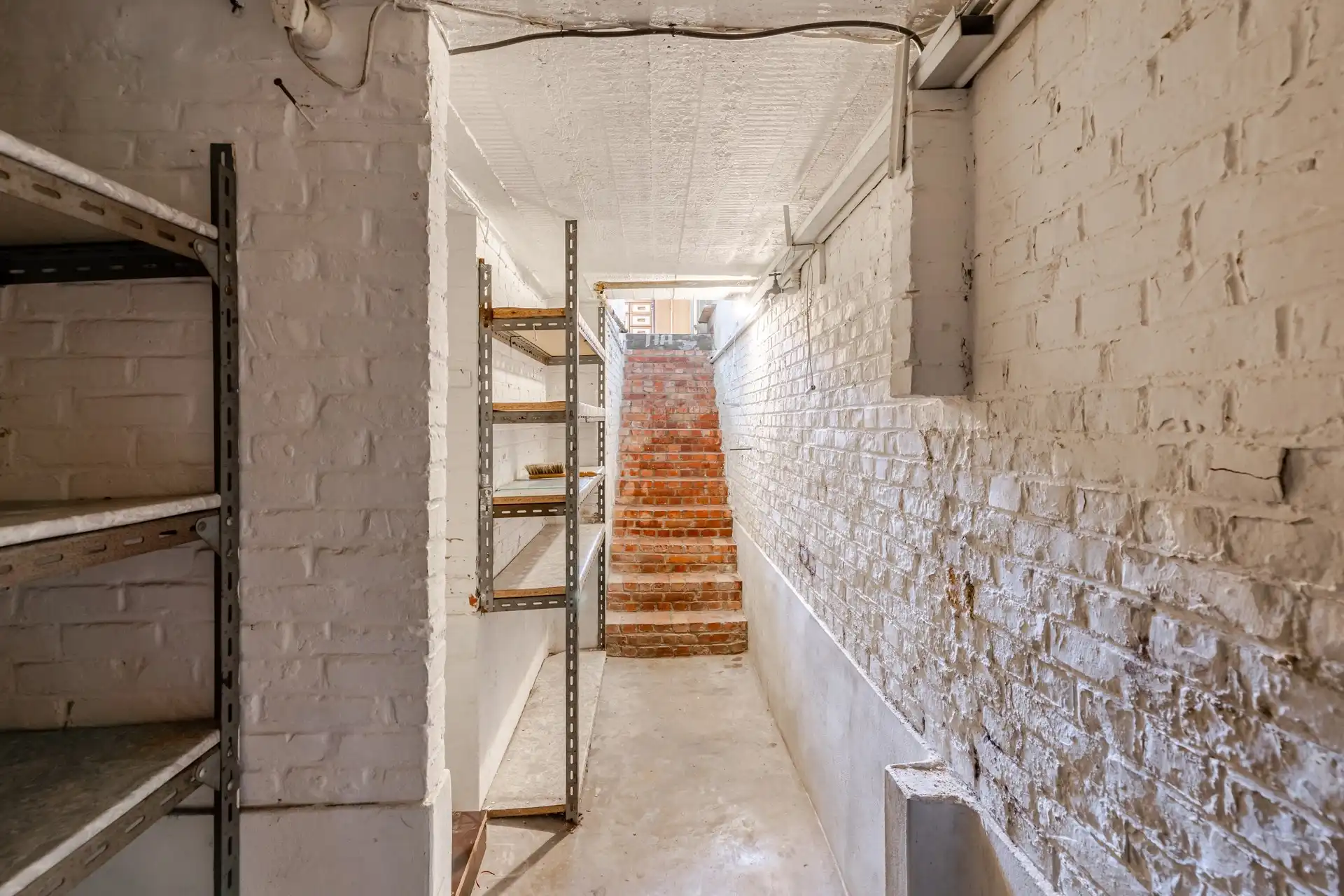 Te renoveren woning met 3 slks en zuidgerichte tuin foto 13