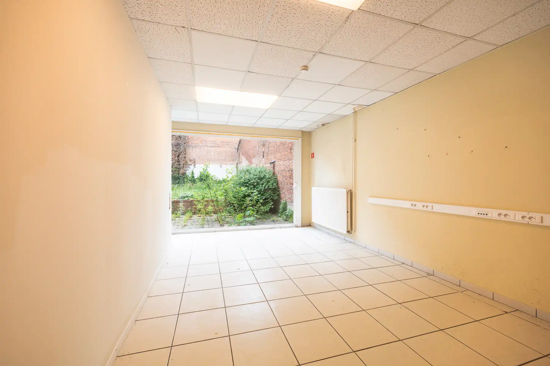 Polyvalente ruimte met centrale ligging vol potentieel foto 11