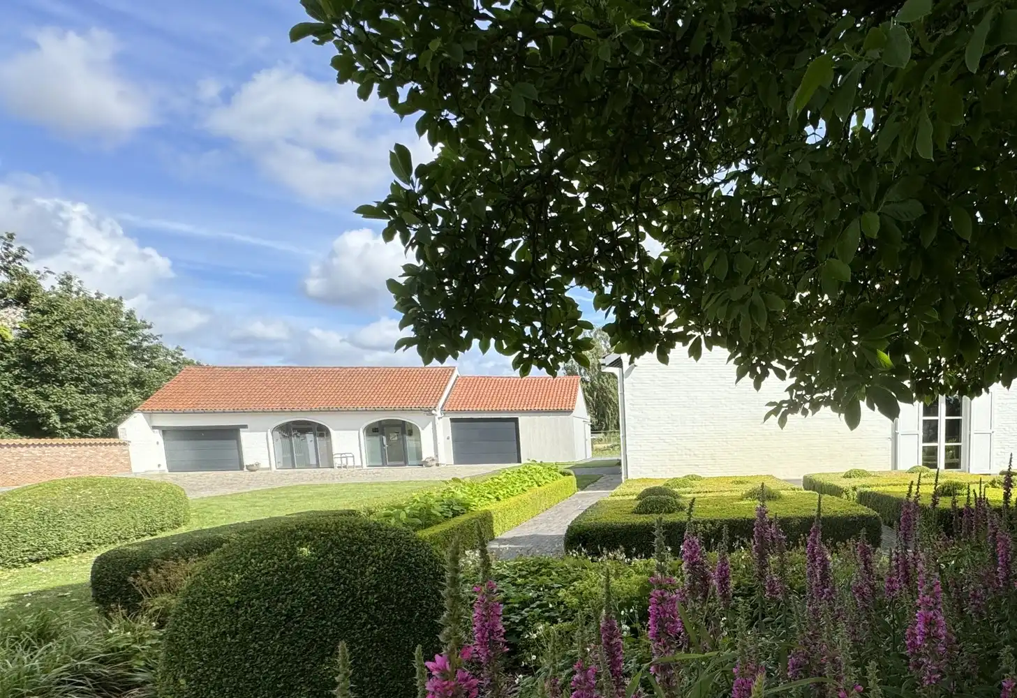 Woning met aparte praktijkruimte(opslagruimte) op strategisch gelegen locatie, instapklaar en energiezuinig! foto 23