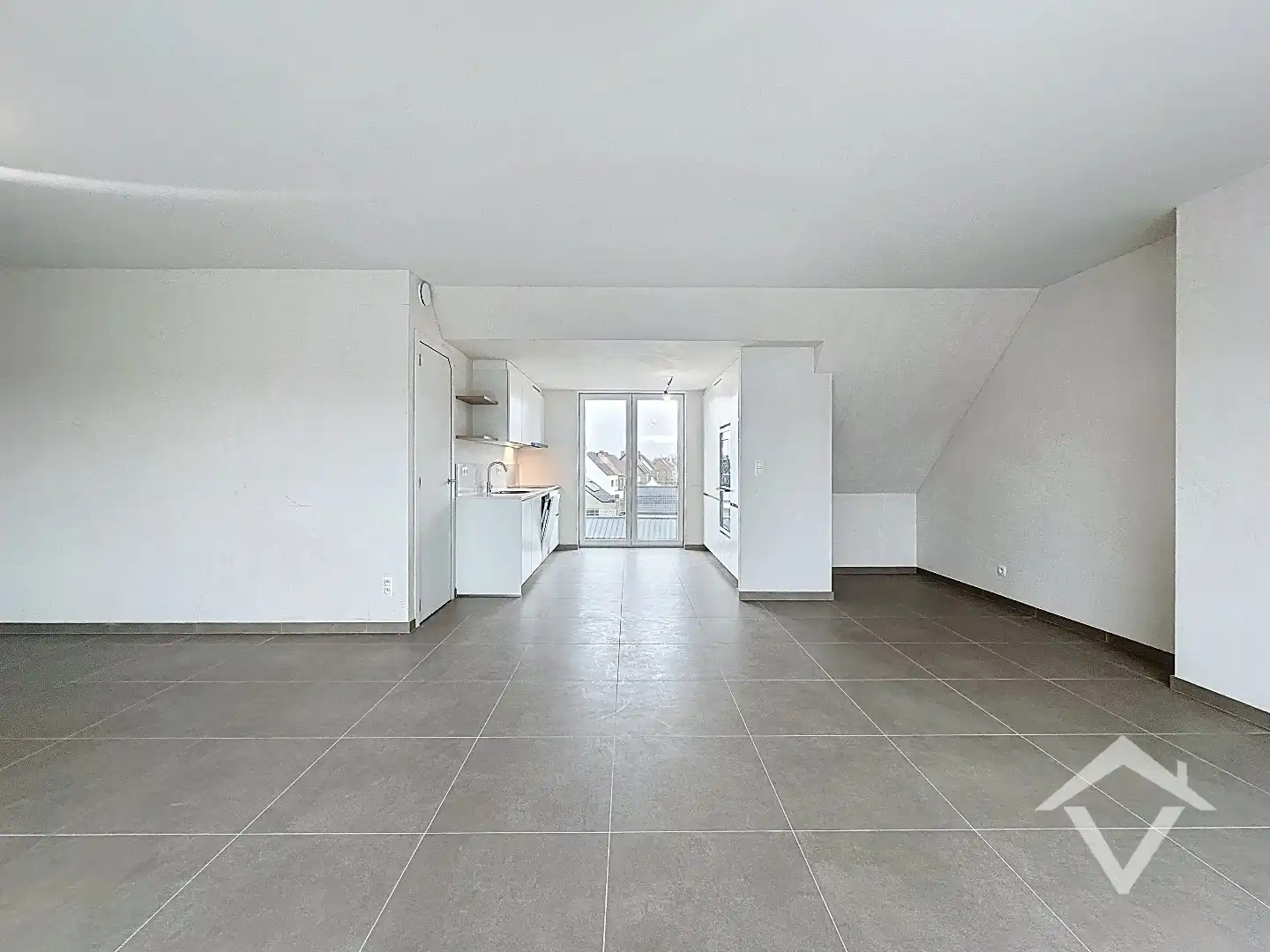 Nieuwbouwappartement met 2 slaapkamers en 2 terrassen in centrum Koekelare  foto 8