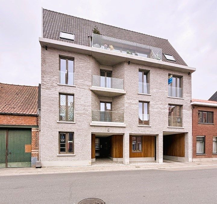 Nieuwbouwappartement met 2 slaapkamers, terras en garage foto {{pictureIndex}}