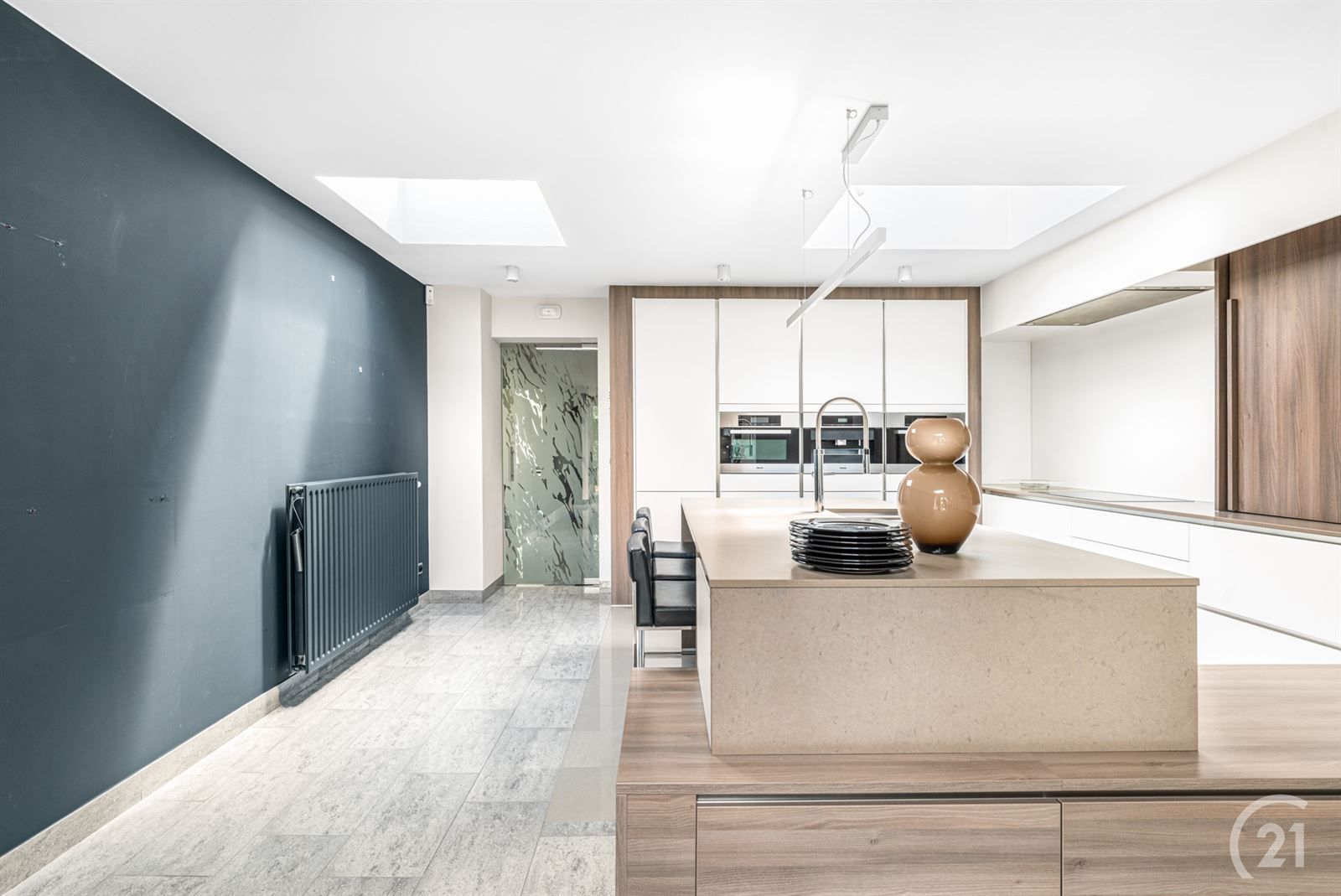 Instapklare woning met handelsruimte te Brakel! foto 3