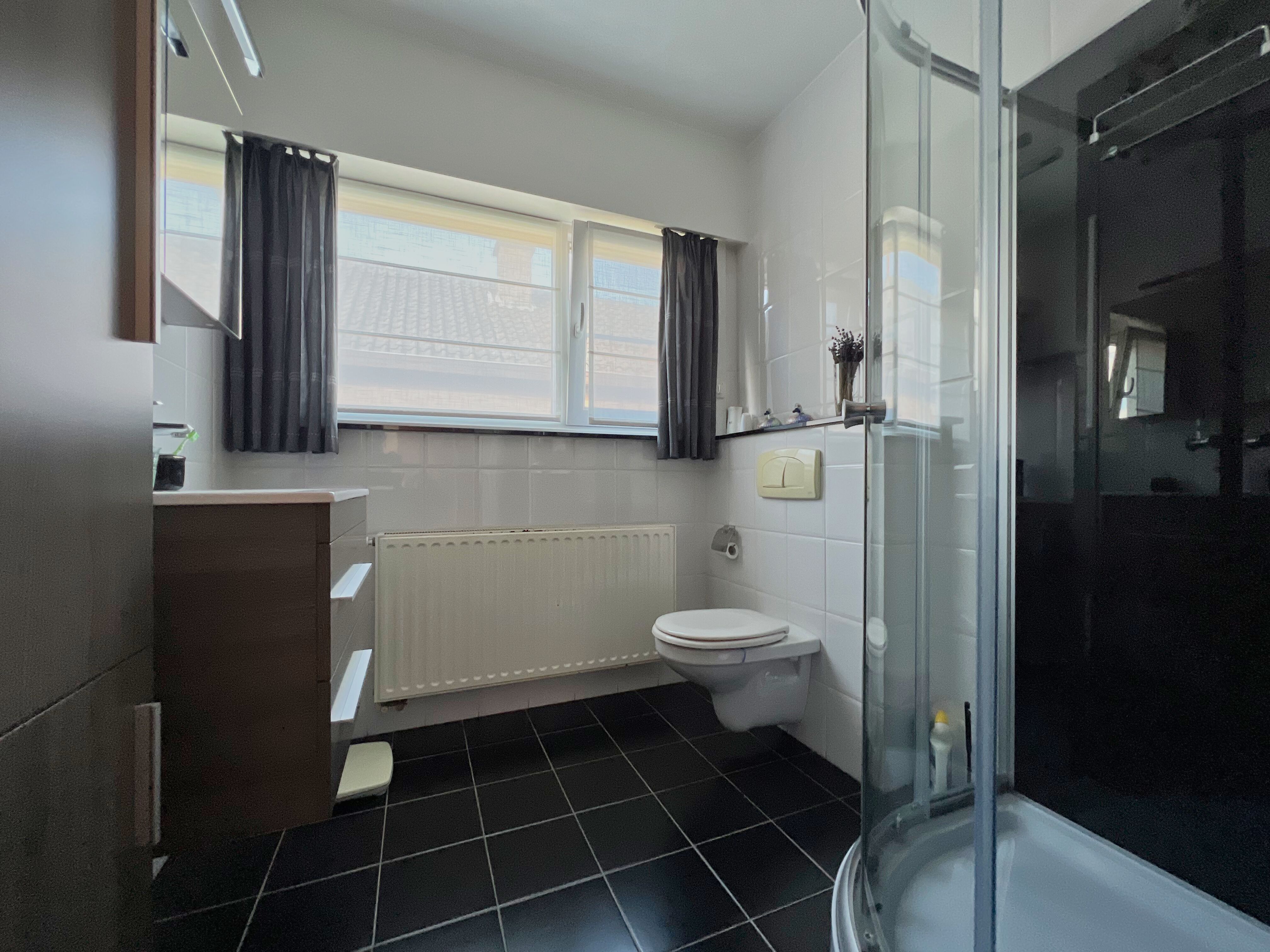 Instapklare, lichtrijke woning (4 slpks) + zonnige tuin foto 12