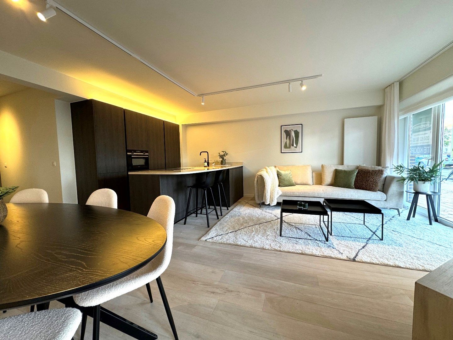 Gerenoveerd appartement aan het Zegemeer foto {{pictureIndex}}