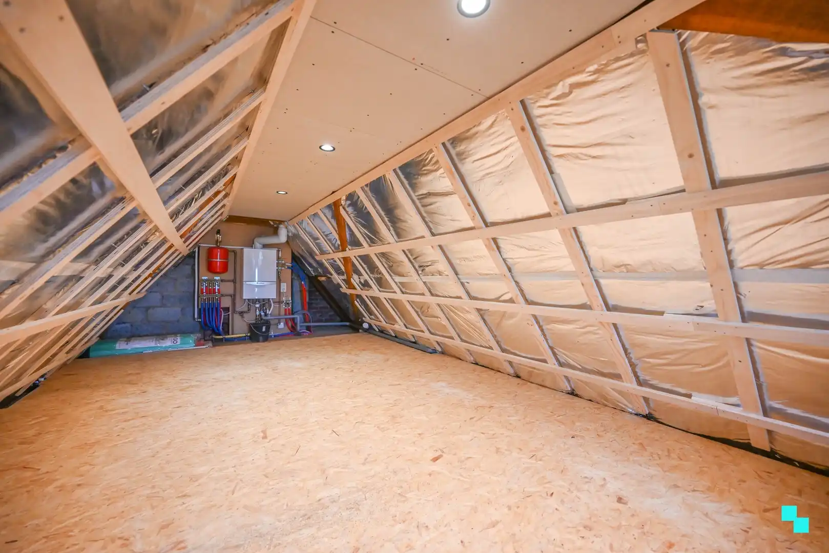 Gerenoveerde, veelzijdige woning in Anzegem foto 18