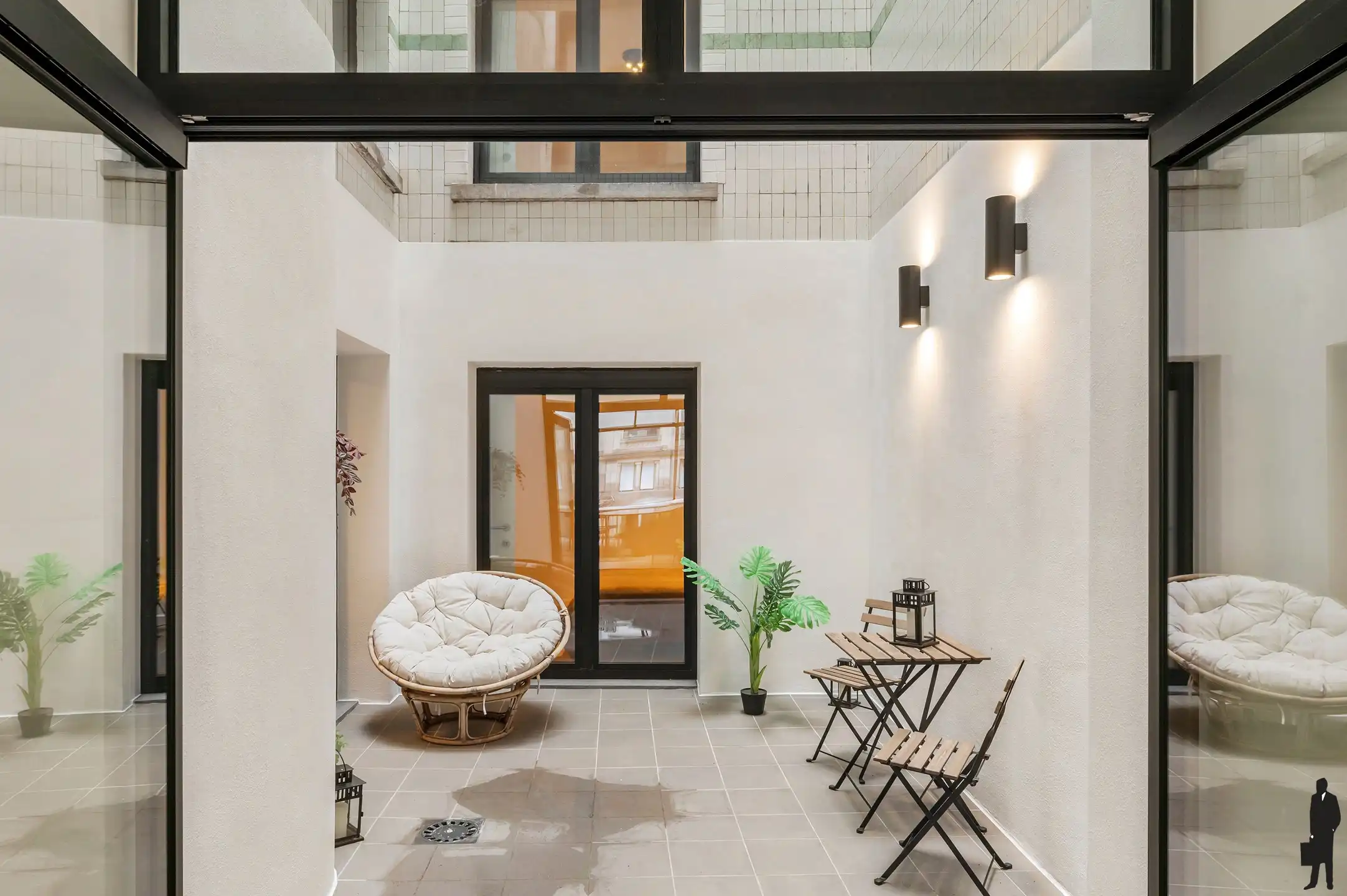 Gerenoveerde duplex met terras foto 14