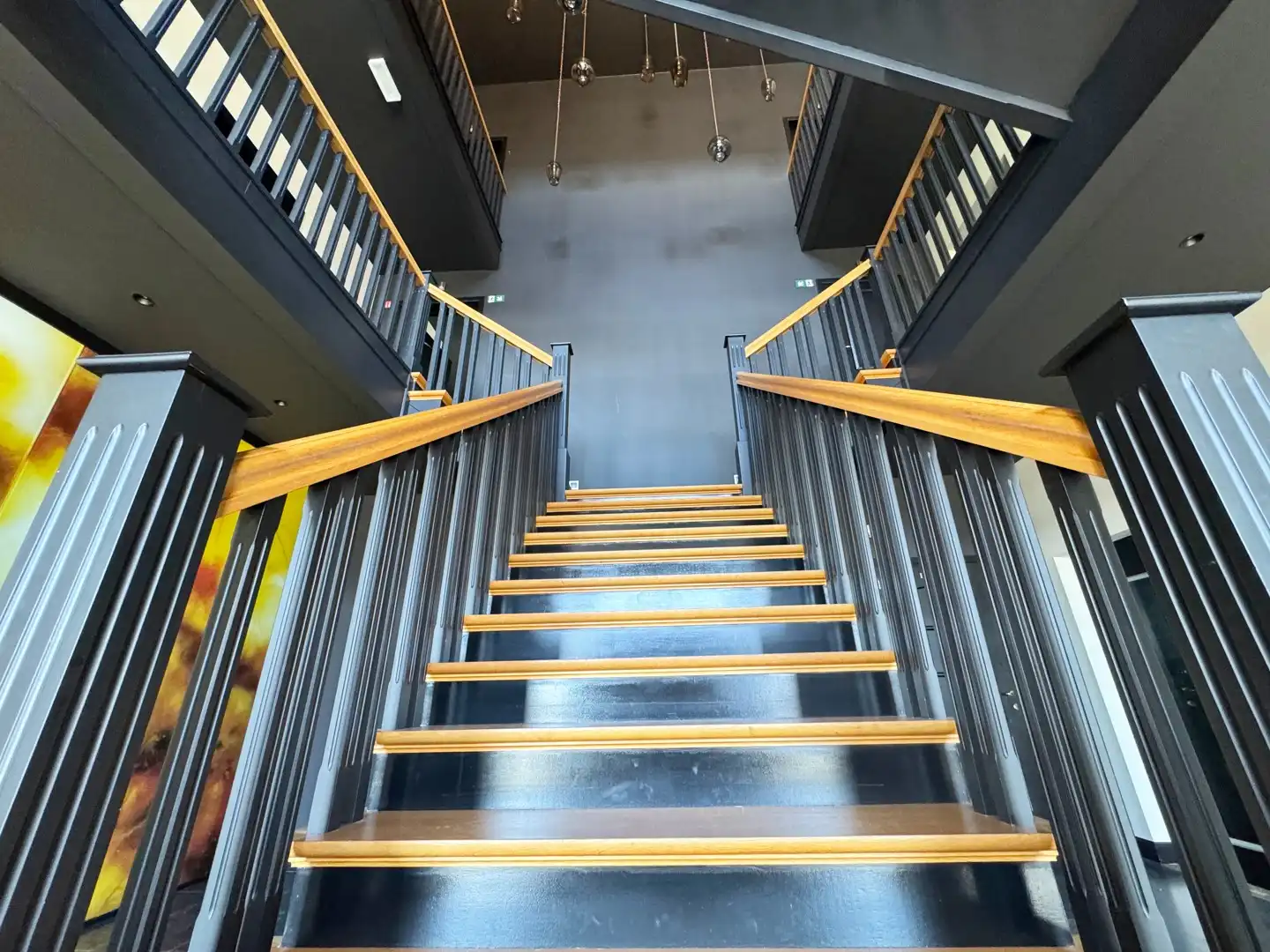 Unieke en ruime villa met 8 slaapkamers, lift, zonnepanelen en 10 parkeerplaatsen op riant perceel van 2.313 m² foto 8