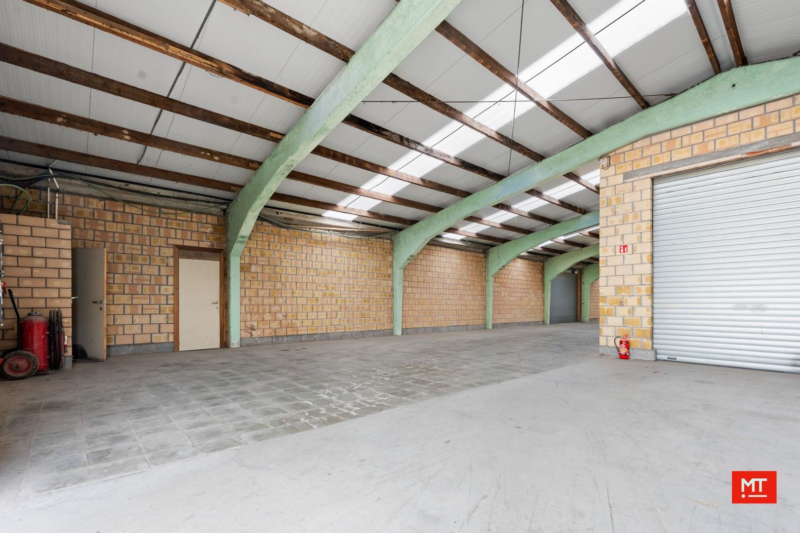 KMO-unit (343 m²) te koop op slechts 7 min van de Noorderring van Ieper foto 2