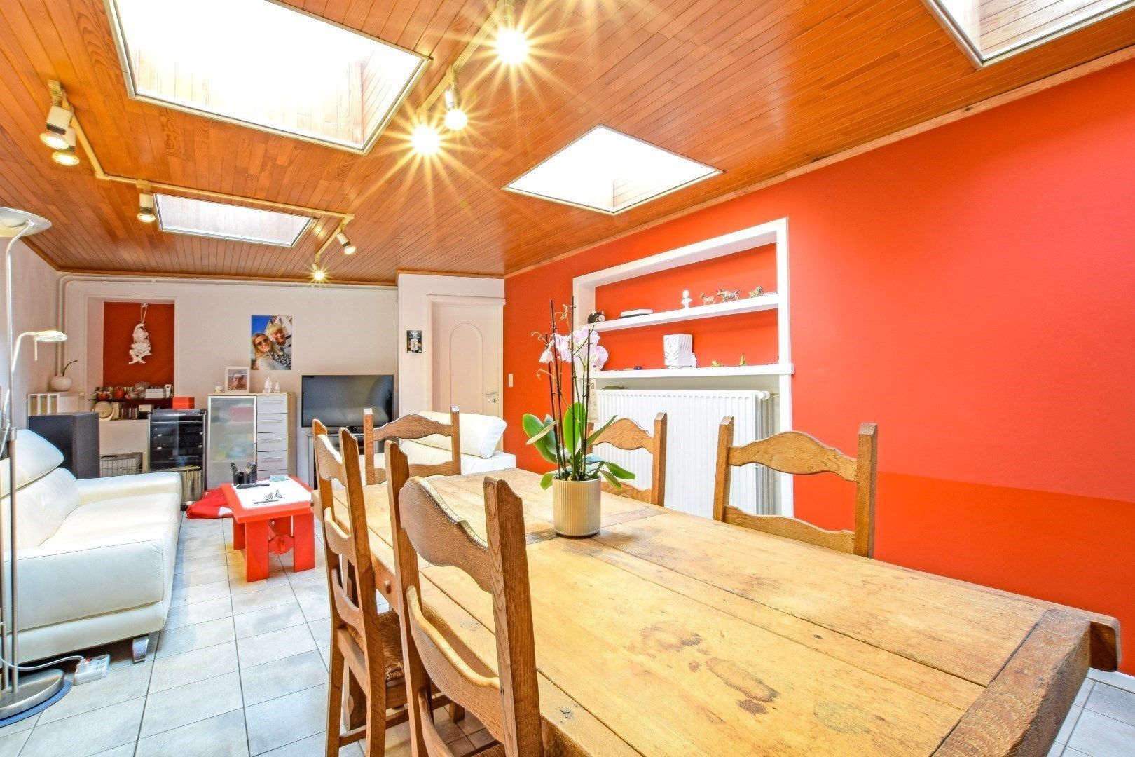 Woning met polyvalente ruimte in centrum Koekelare! foto 5
