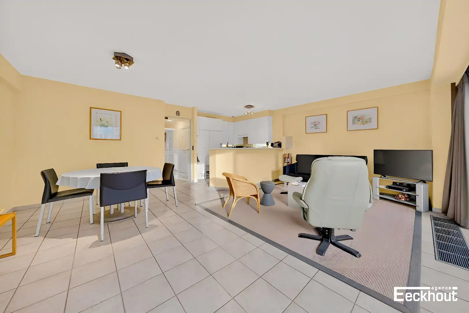 Instapklaar appartement met open zicht in het centrum van Oostende! foto 4