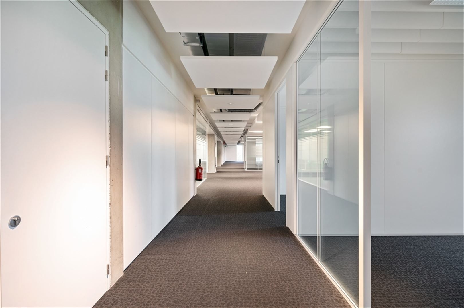 Kantoorgebouw foto 5