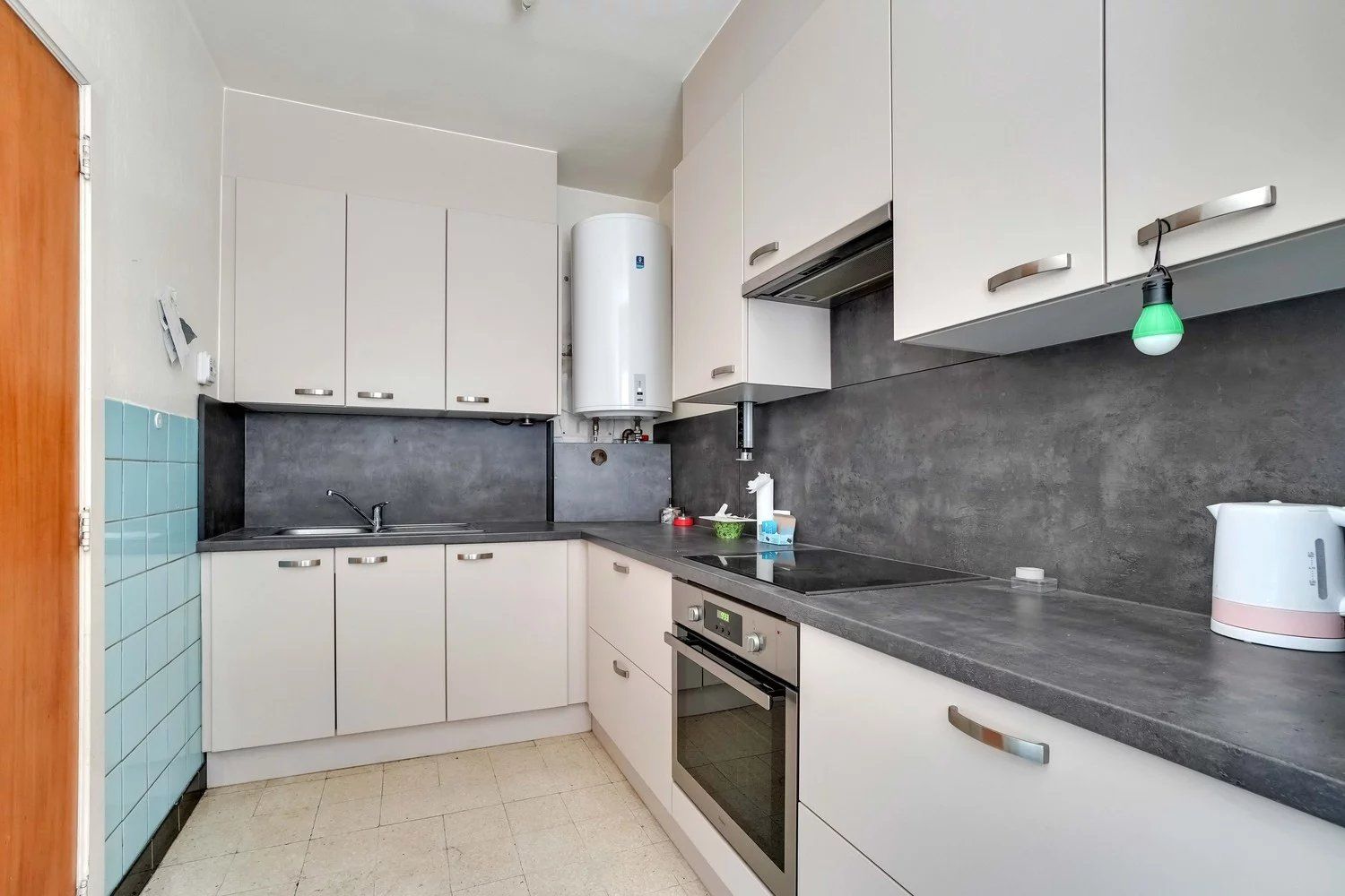 Ruim tweeslaapkamerappartement met renovatiepotentieel foto 6