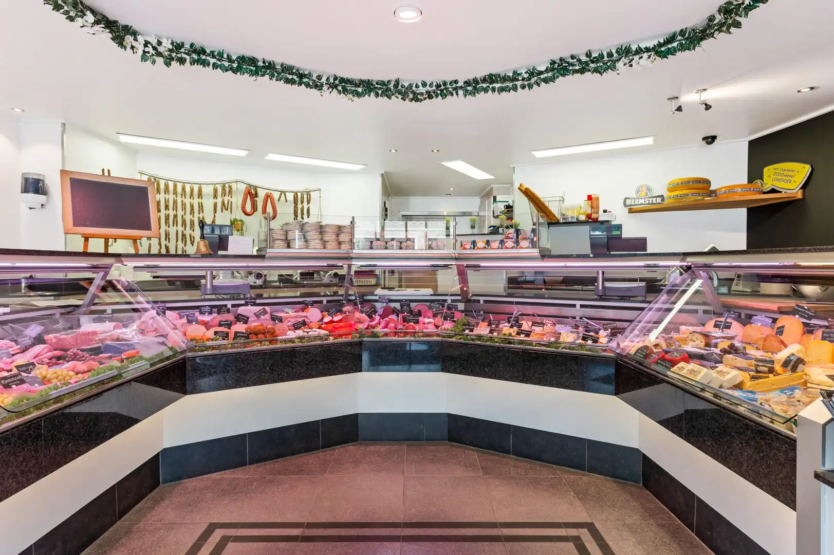 Commercieel glv met 3-slpk woonst op toplocatie in centrum foto 2