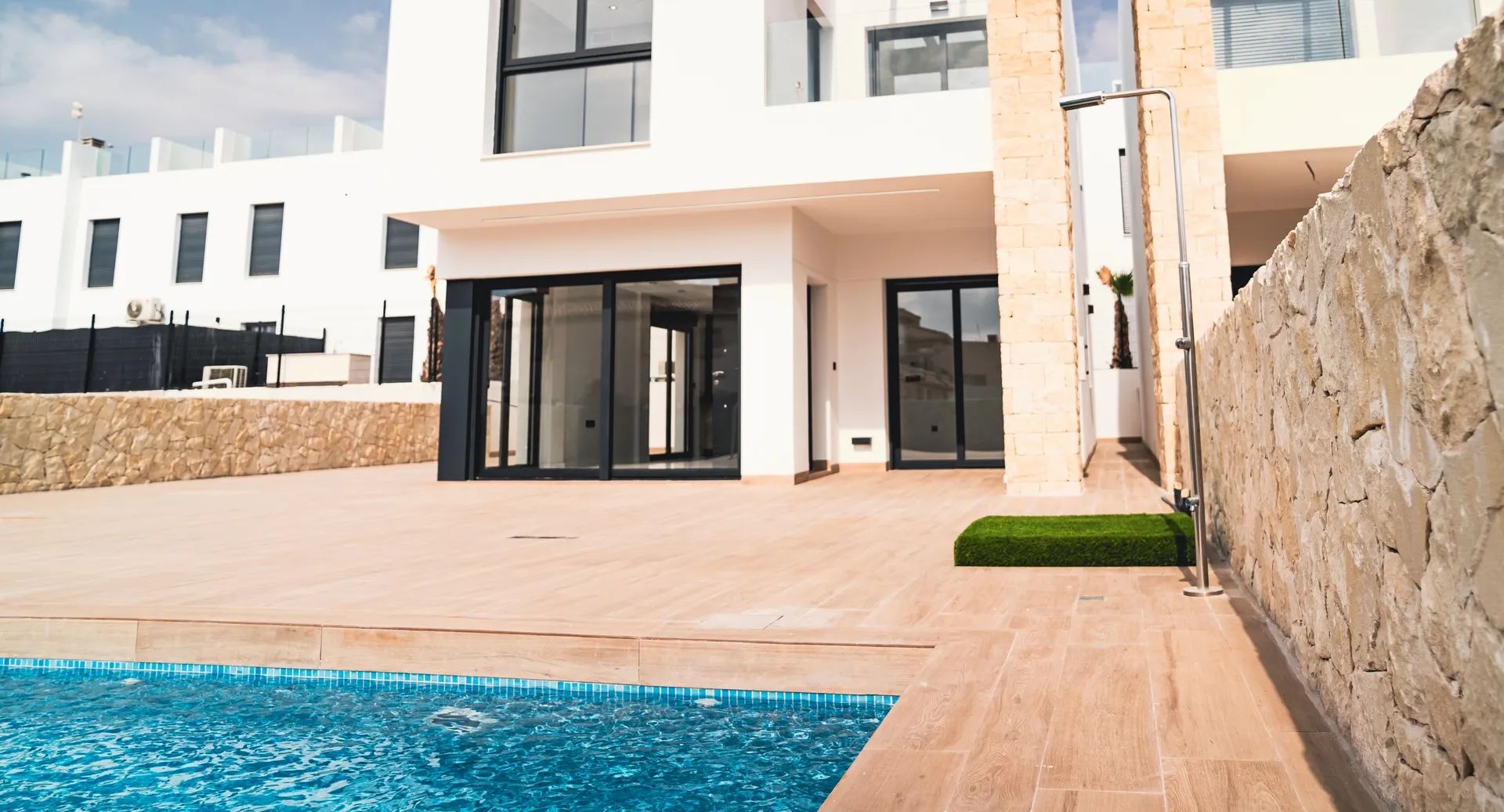 Beleef ultieme luxe aan de Costa Blanca: exclusieve villa’s met solarium en privézwembad – jouw Mediterrane paradijs foto 24