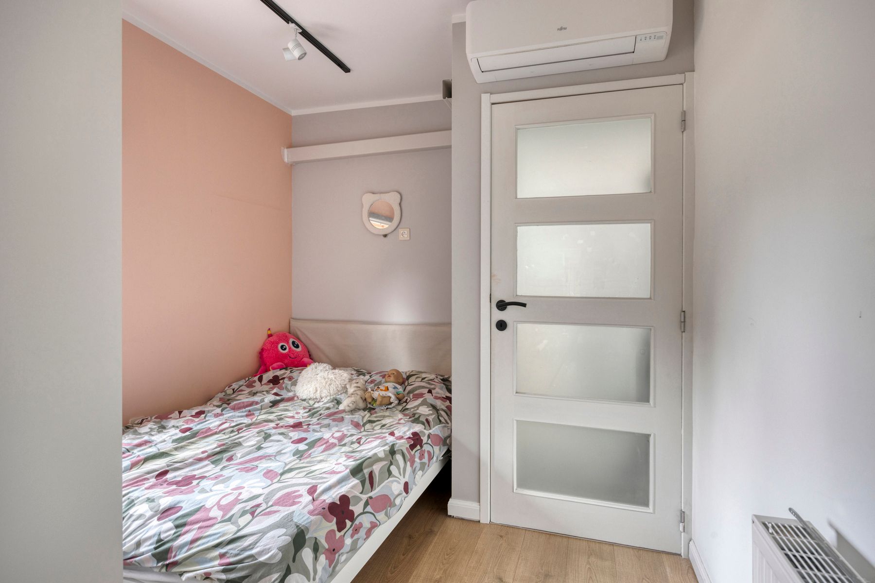 Volledig gerenoveerde, instapklare woning in groene omgeving foto 26