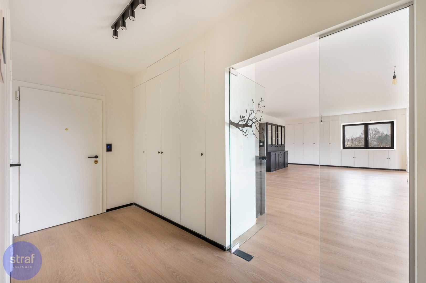 Groot 3 slpk appartement met terras en inloopdressing foto 8