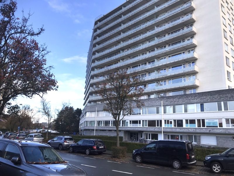 2 slk appartement met 16 m² terras met panoramisch uitzicht over Gent met private autostaanplaats foto {{pictureIndex}}