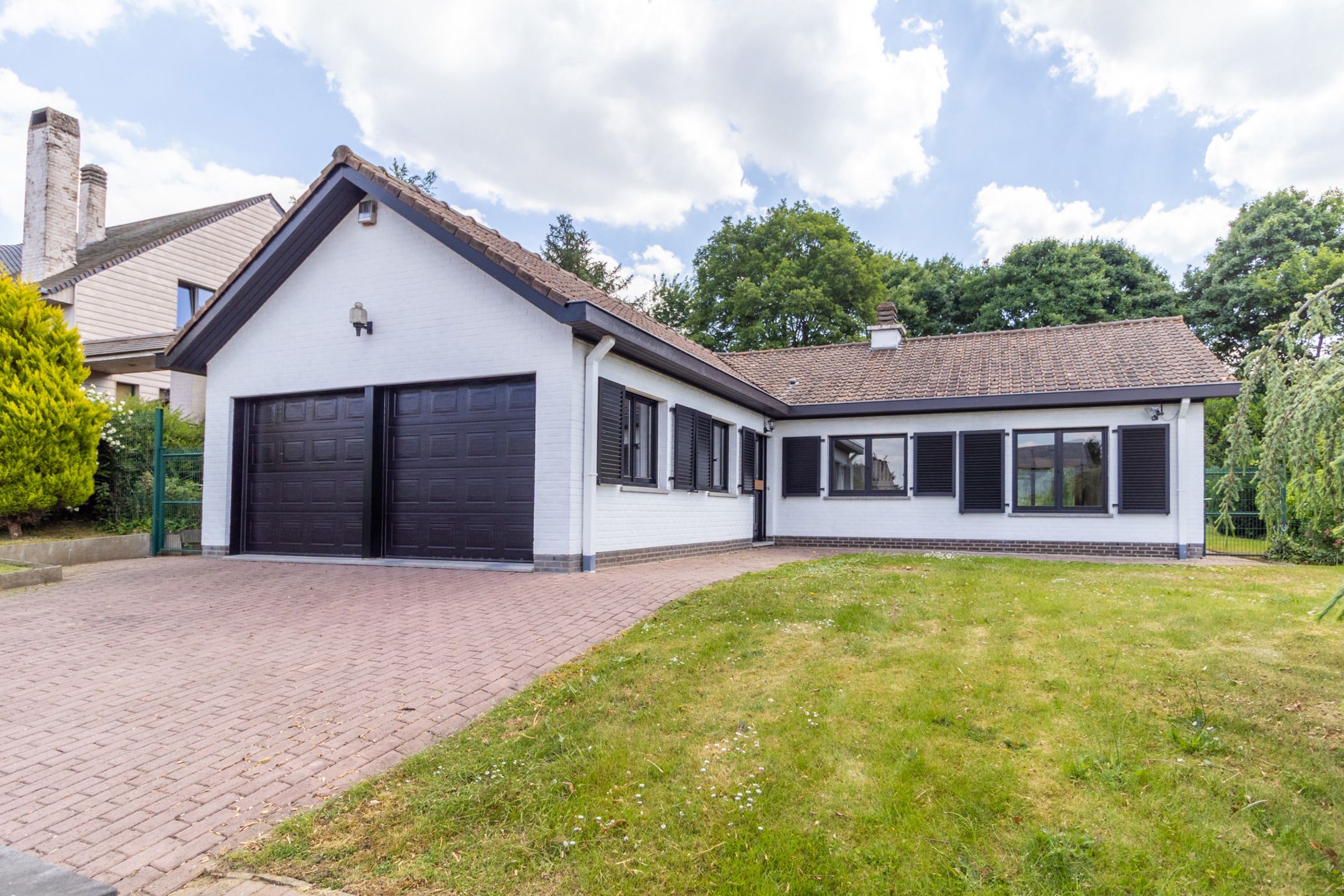 Mooie bungalow met 3 slaapkamers foto {{pictureIndex}}