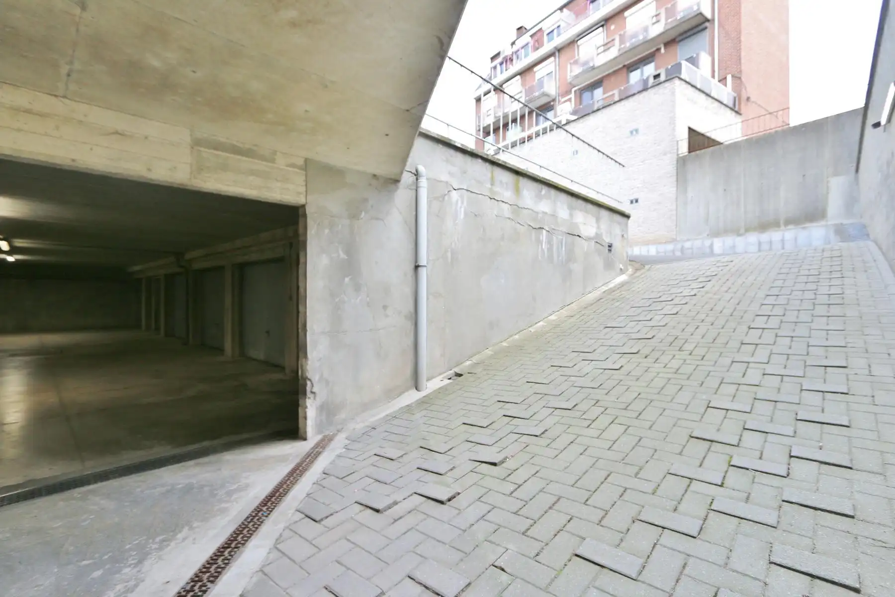 Garagebox - centrum stad - makkelijk bereikbaar - 13,67 m² foto 5