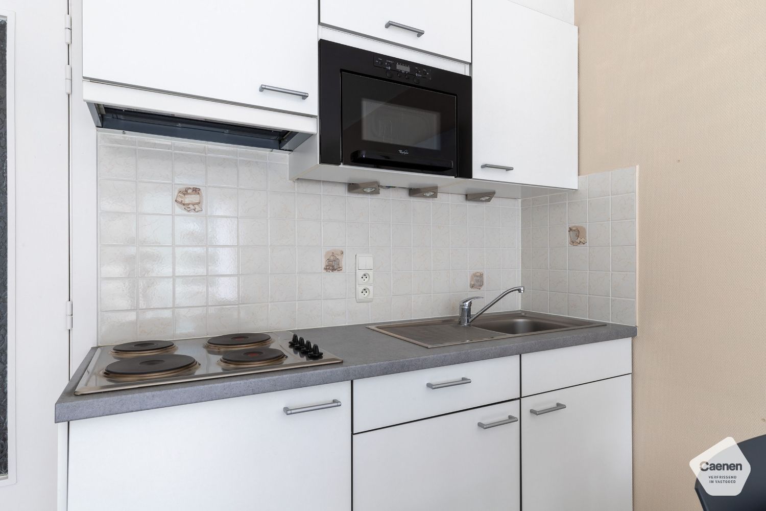 Zuidgerichte studio met slaaphoek, volledig instapklaar foto 5
