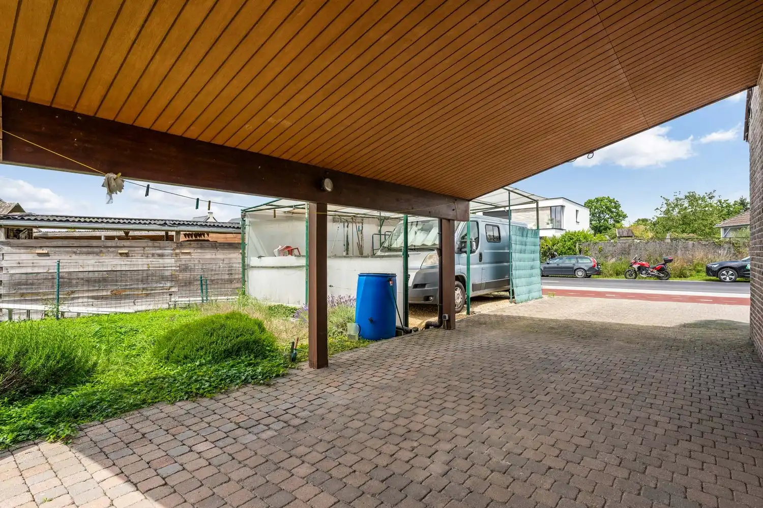 Vrijstaande laagbouwwoning met zonnige tuin en uitbreidingsmogelijkheden in Oelegem! foto 24