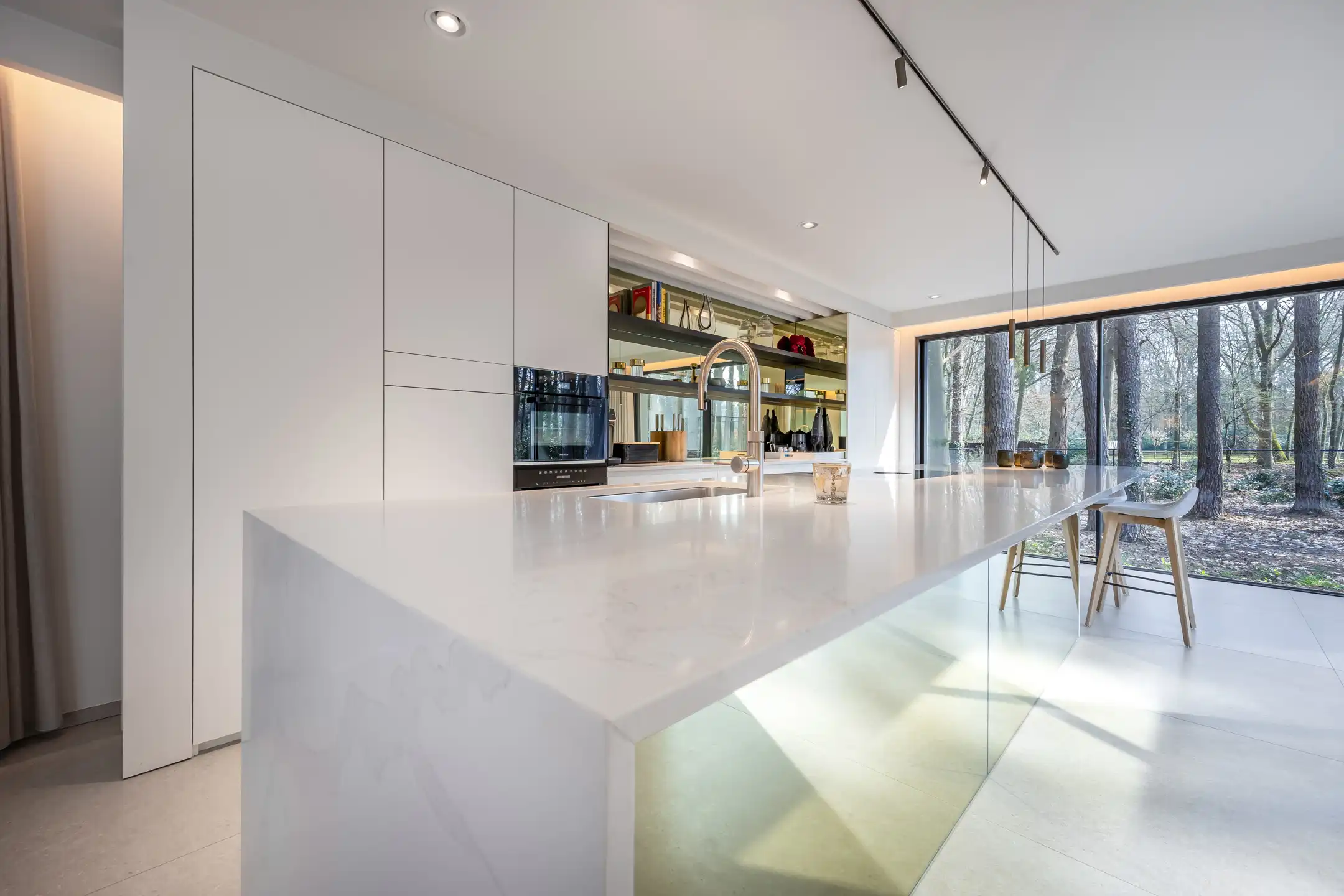Exclusieve moderne villa waar natuur en perfectie samenkomen foto 20