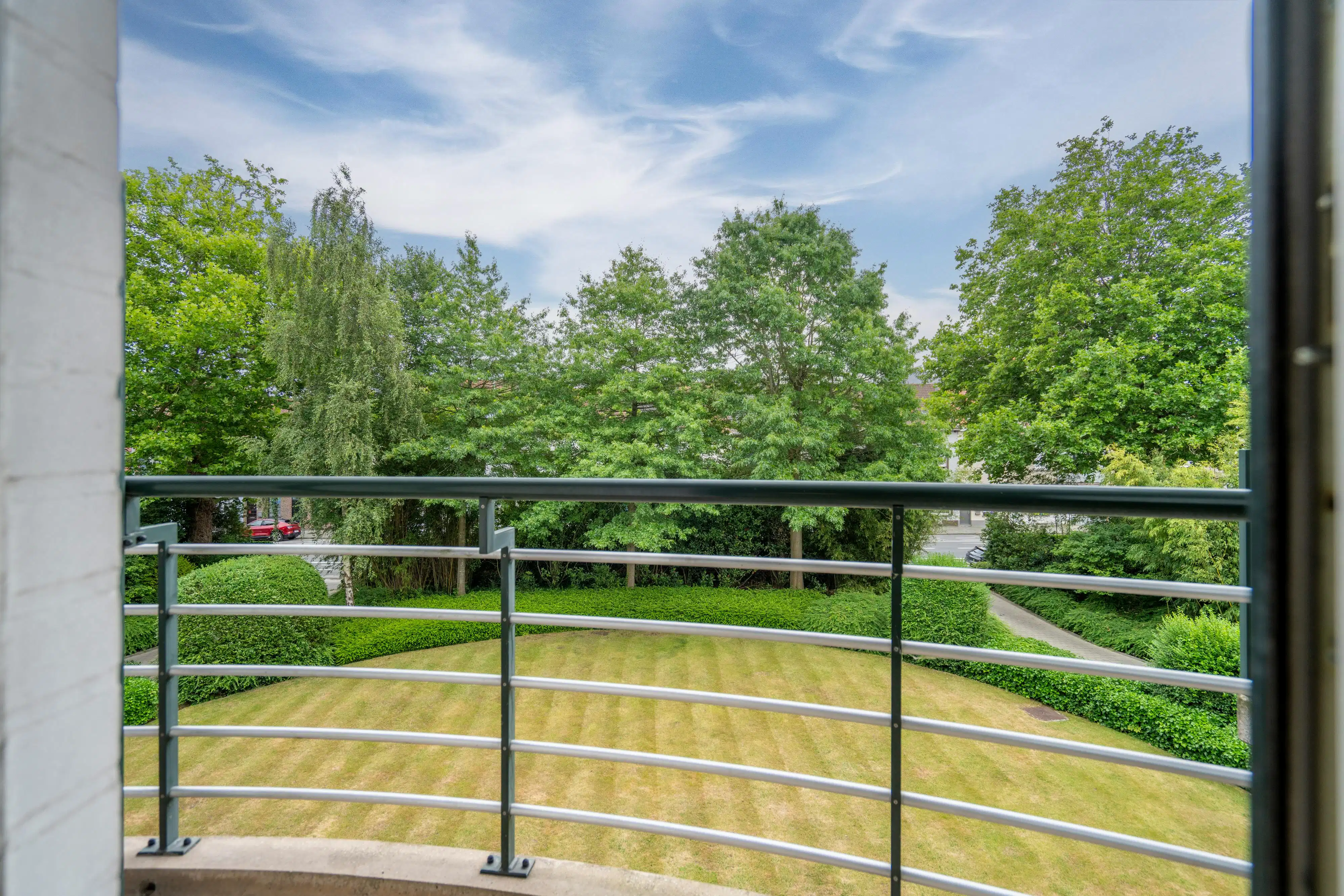 Ruim en lichtrijk appartement te koop nabij centrum Kortrijk foto 6