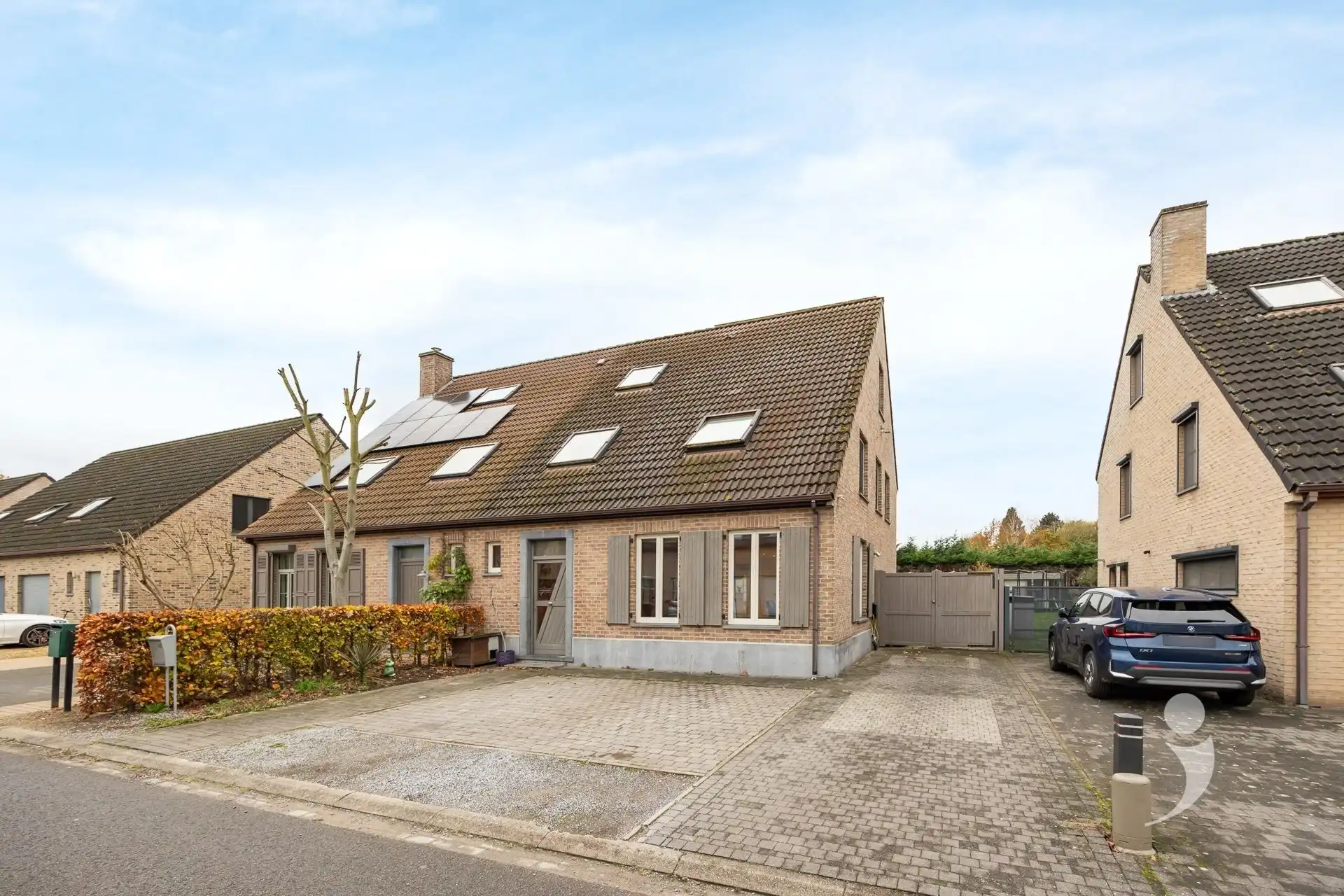 Energiezuinige woning met zwembad op uitstekende locatie in Schiplaken foto {{pictureIndex}}