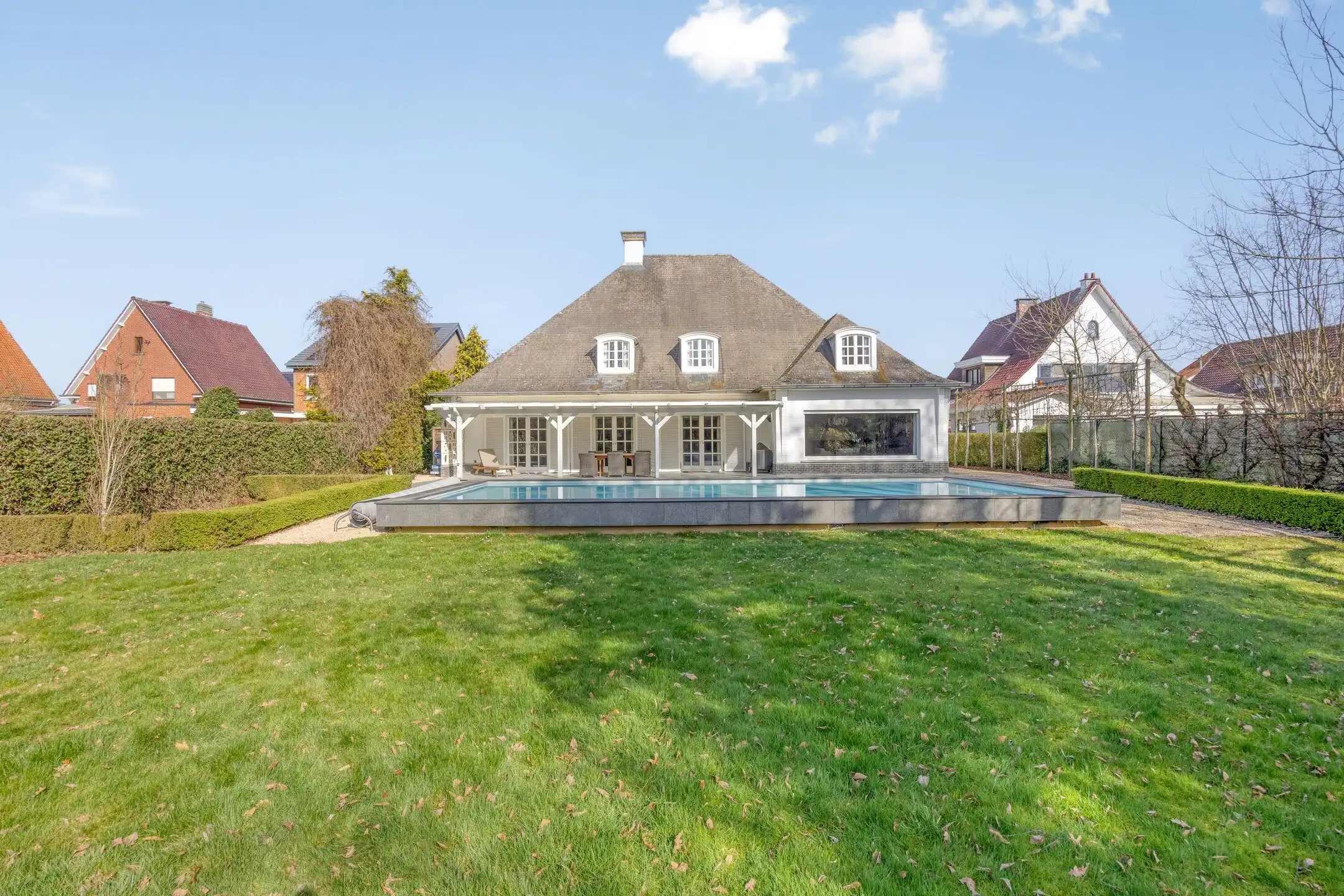 Karaktervolle villa: verwarmd zwembad & praktijkruimte foto 24