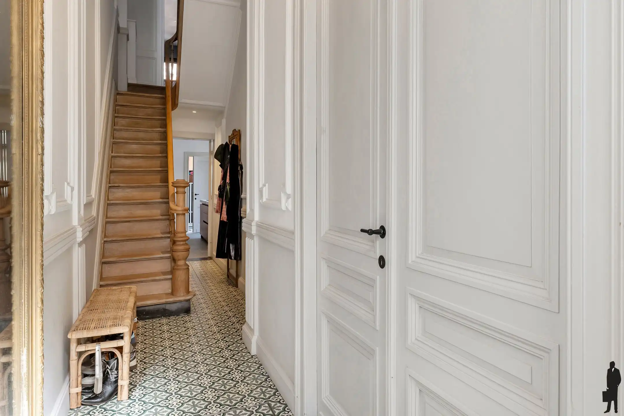 Karaktervolle, volledig gerenoveerde woning met 4 slaapkamers en stadstuin in het hart van Berchem foto 6