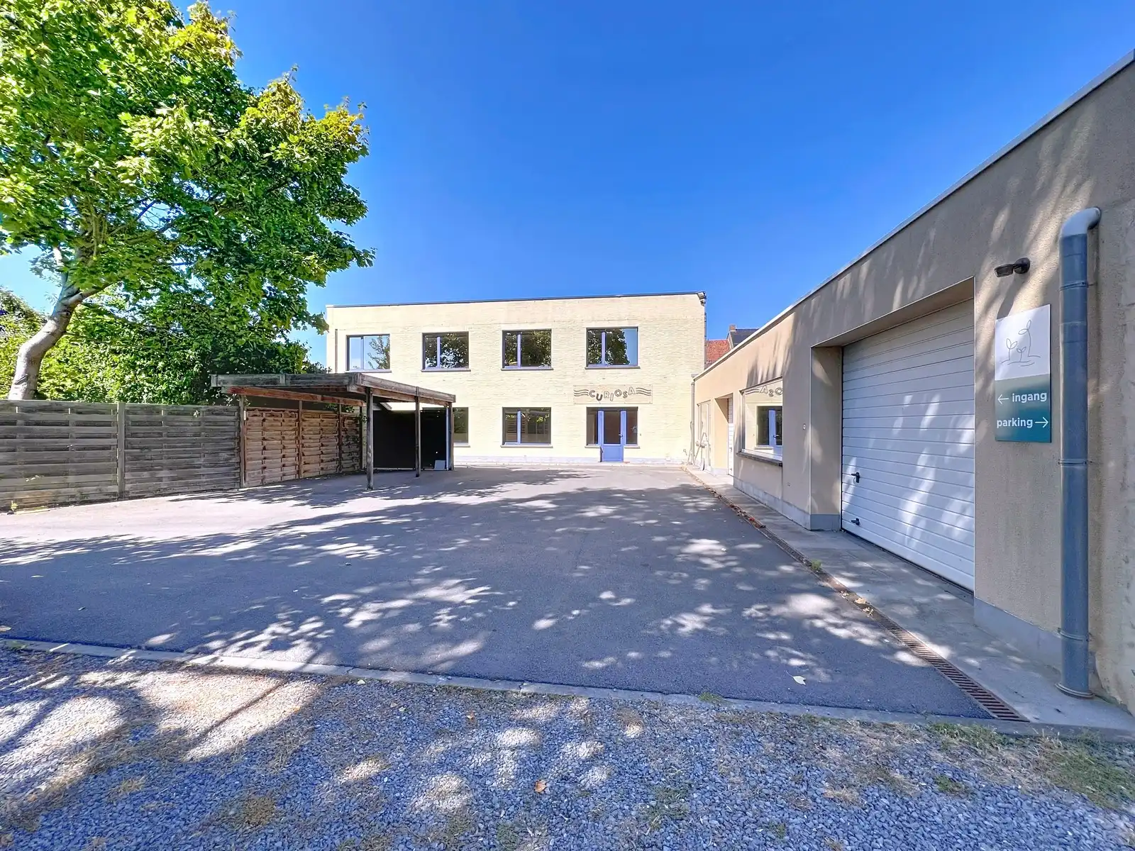 KANTOORGEBOUW (124 m²) met ATELIER (630 m²) én eigen parking op zeer goede ligging nabij centrum KORTRIJK ! foto 3